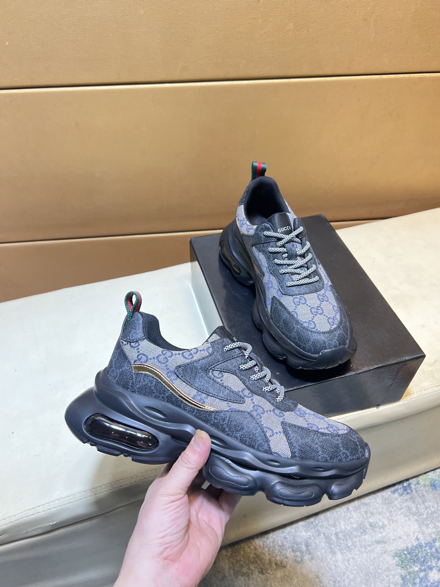 Gucci shoe