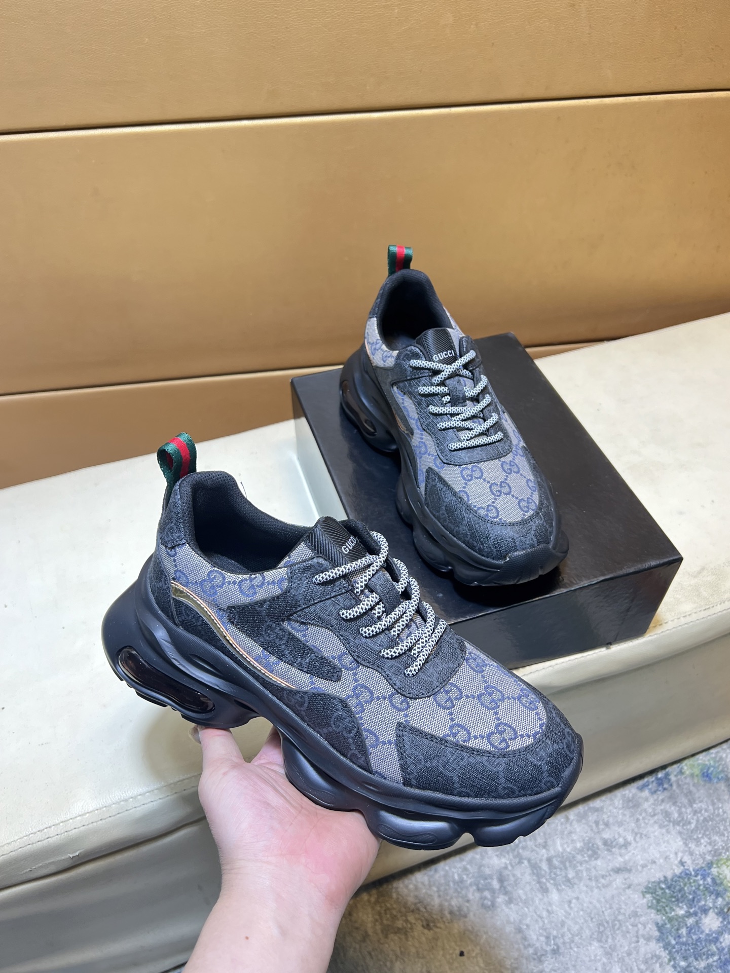 Gucci shoe