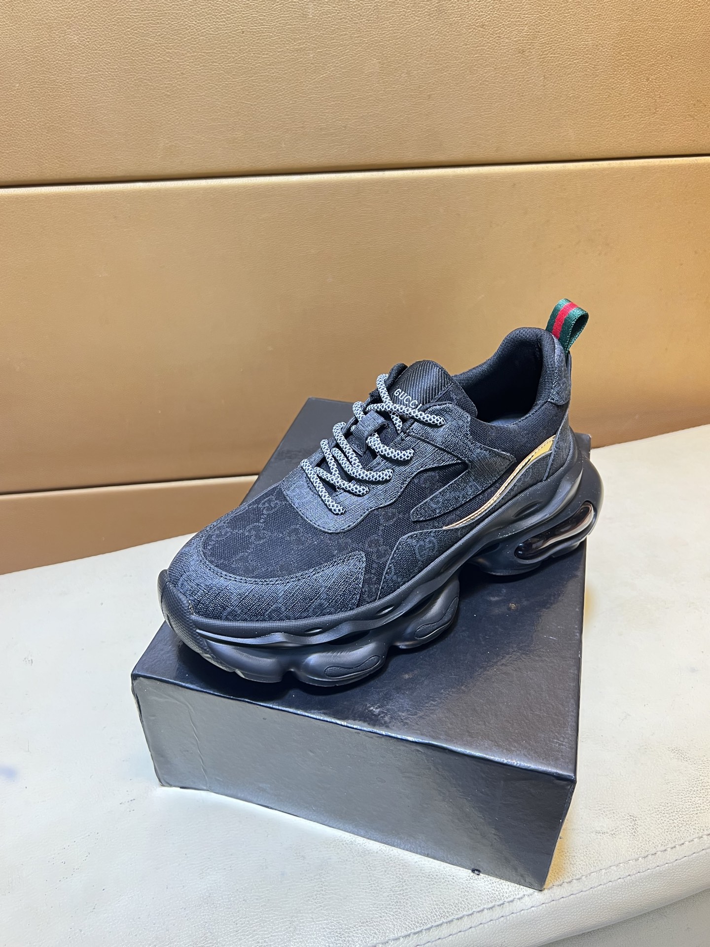 Gucci shoe