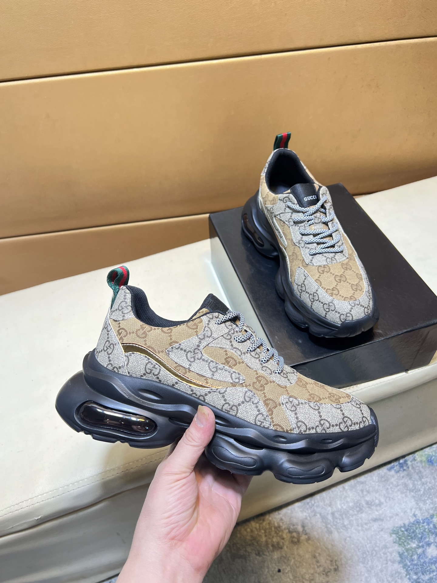 Gucci shoe