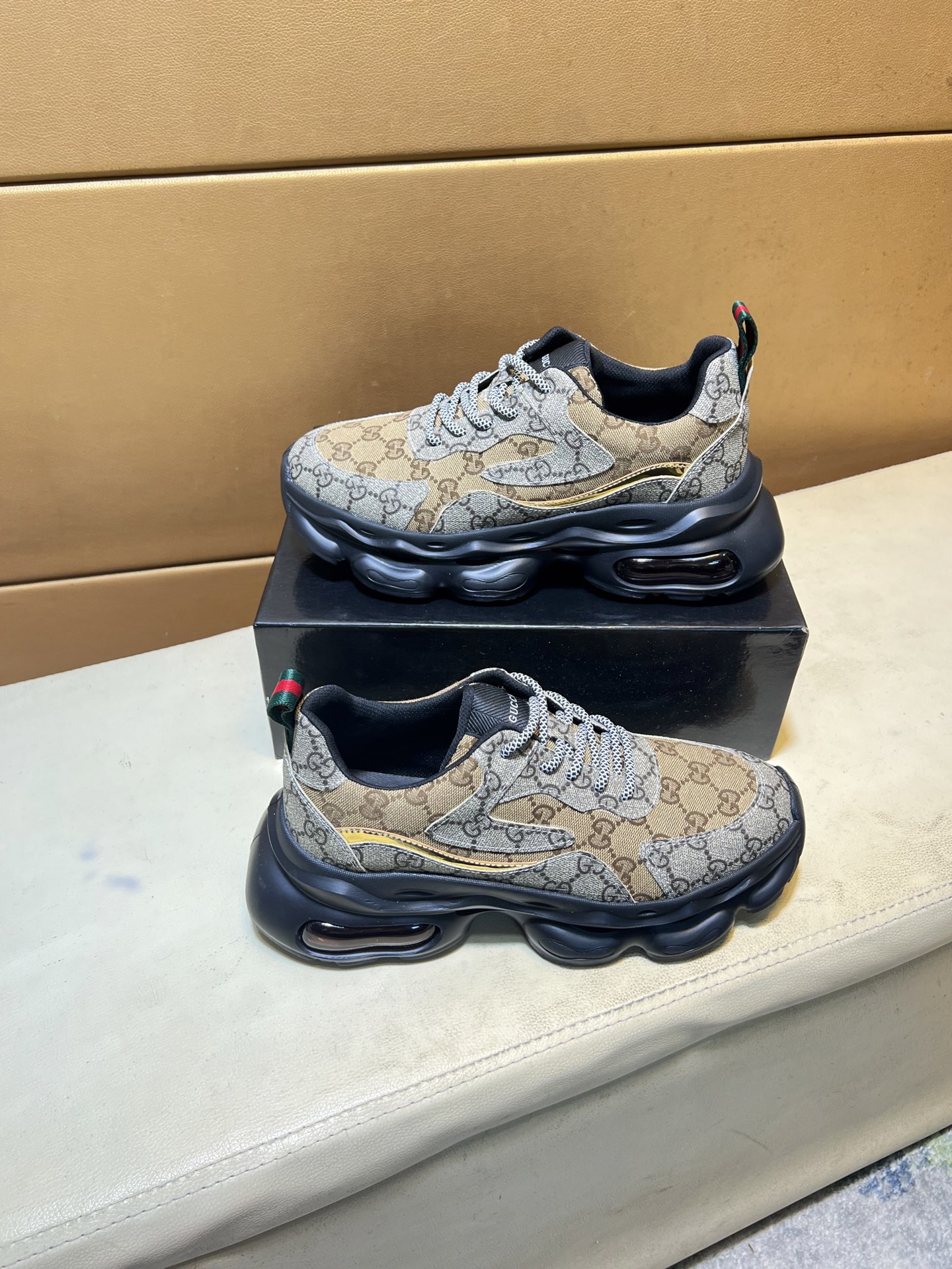 Gucci shoe