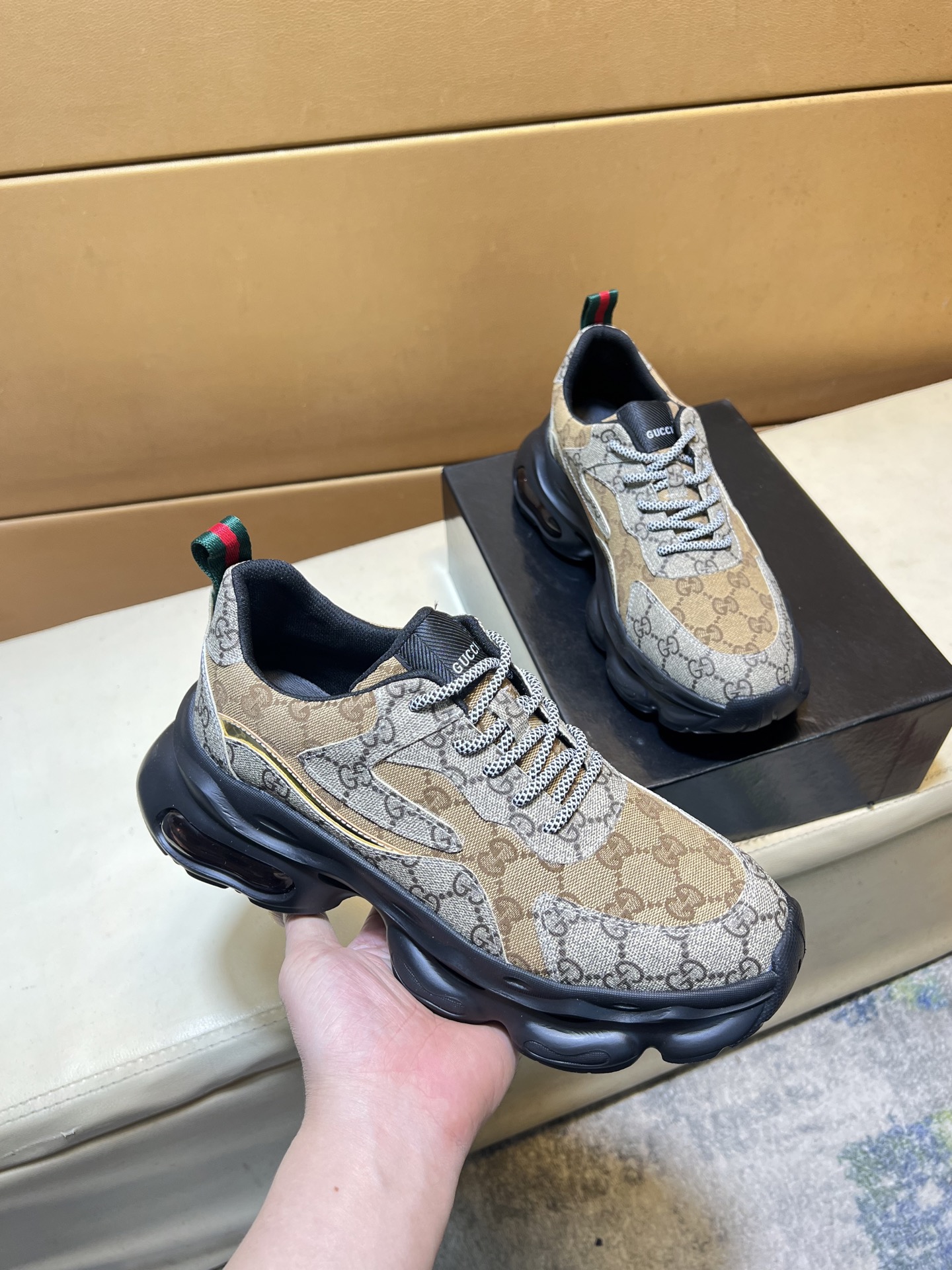 Gucci shoe