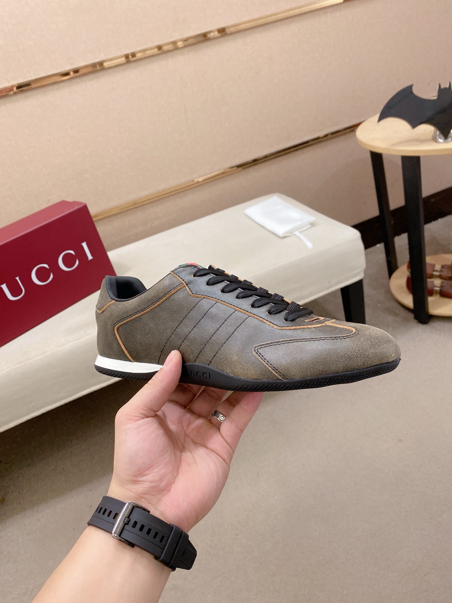 Gucci shoe