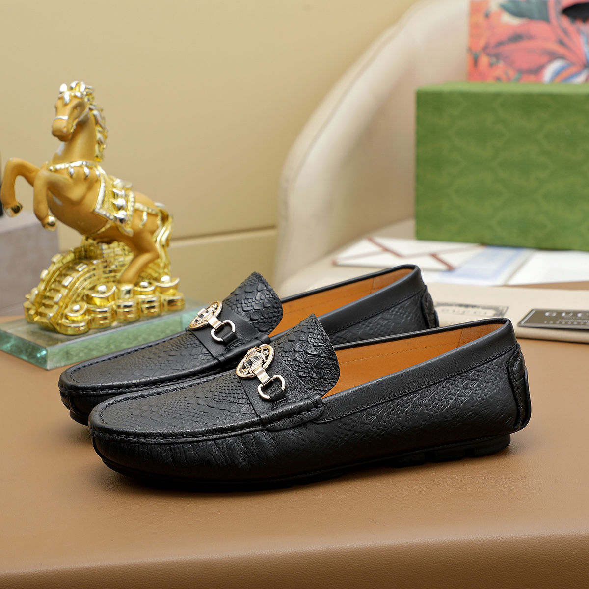 Gucci shoe