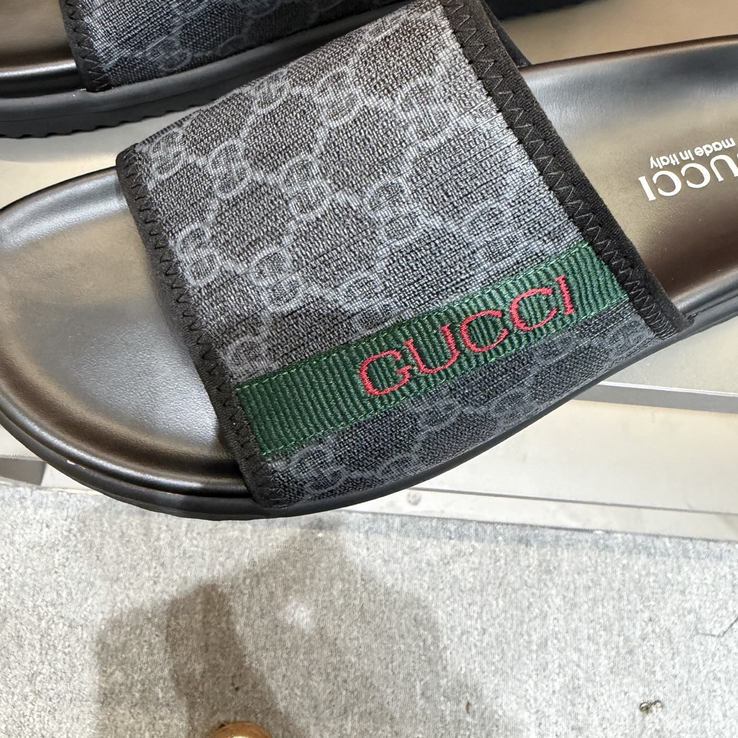 Gucci shoe