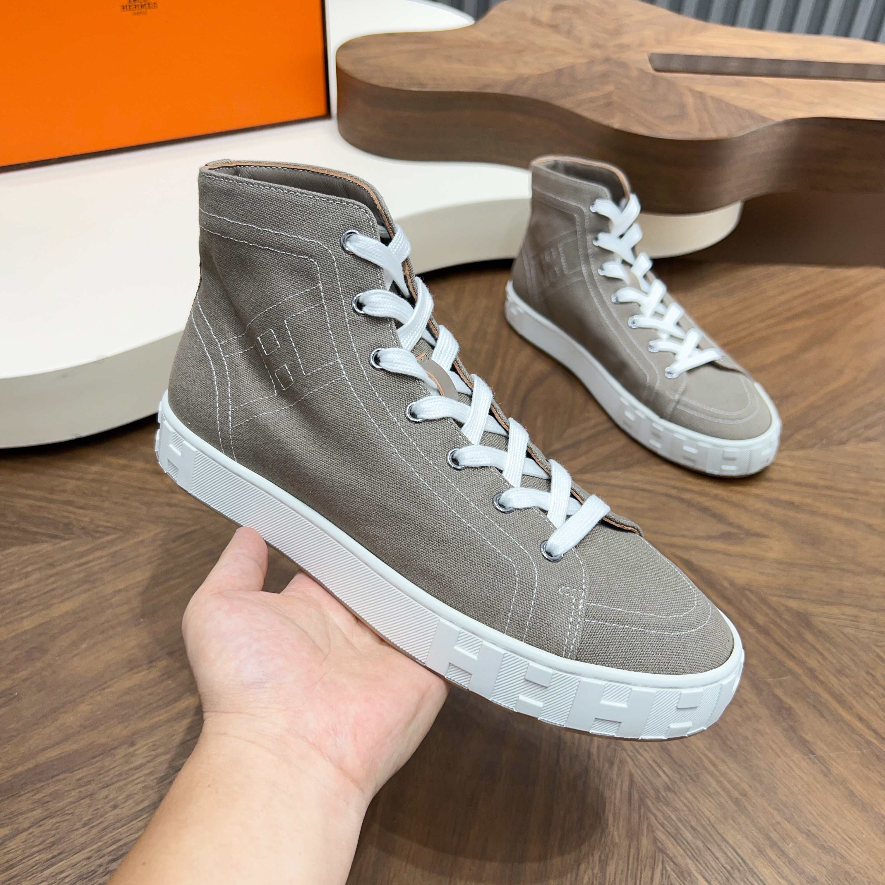 Hermès