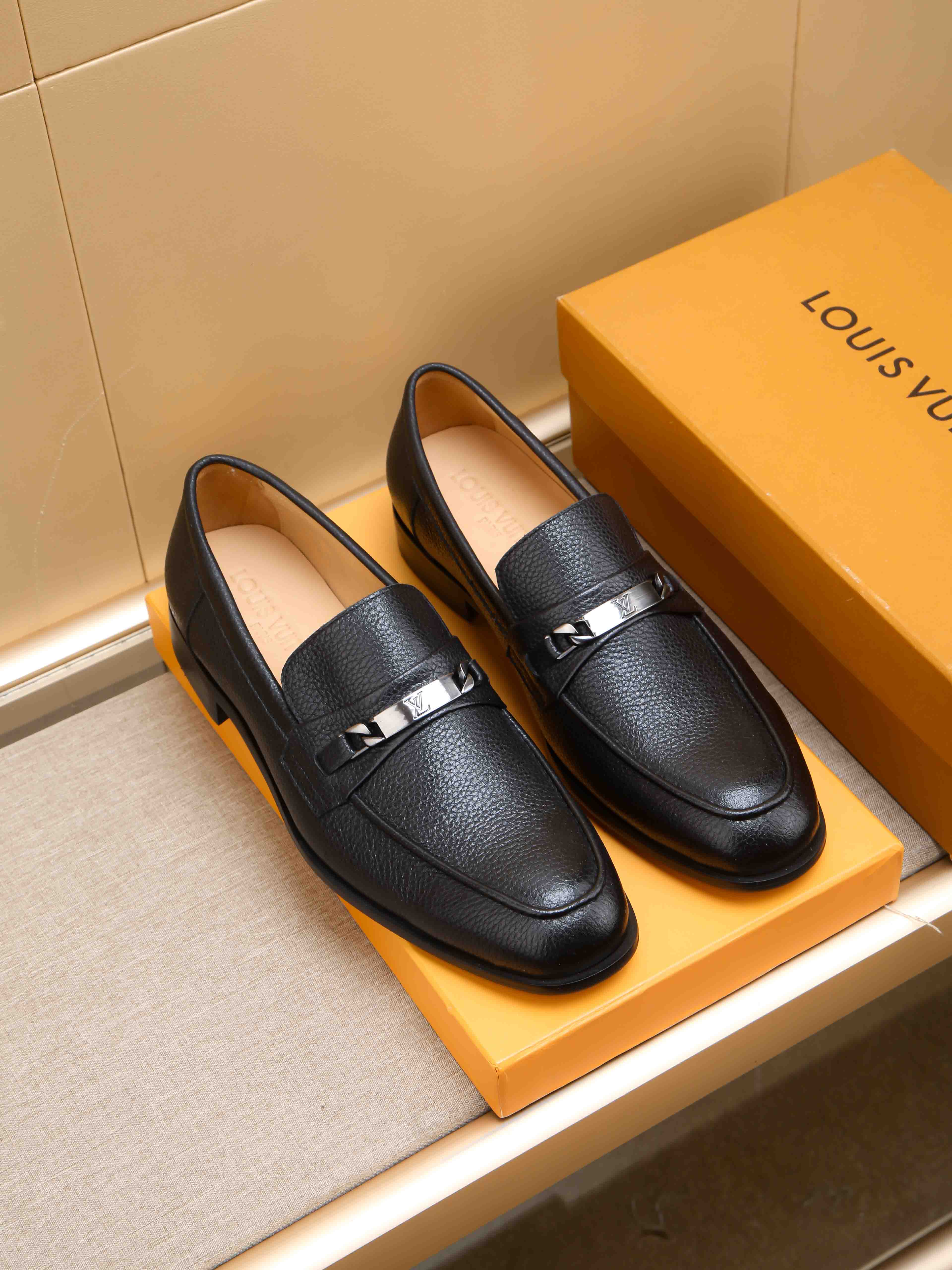 LV shoe