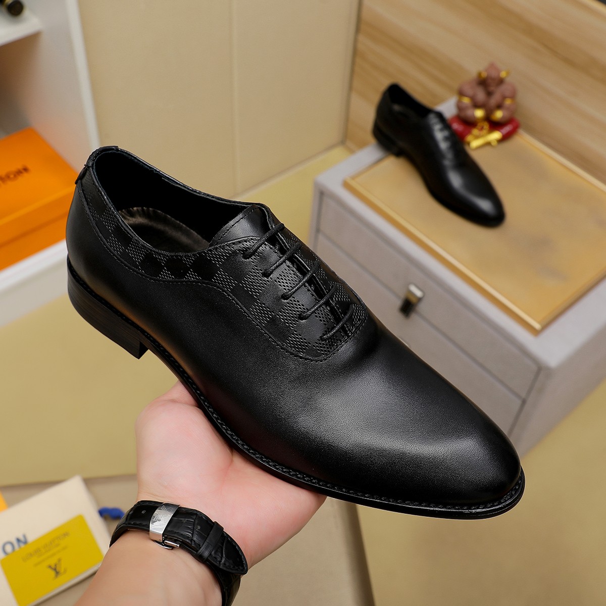 LV shoe