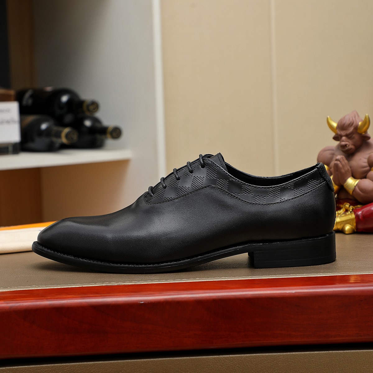 LV shoe