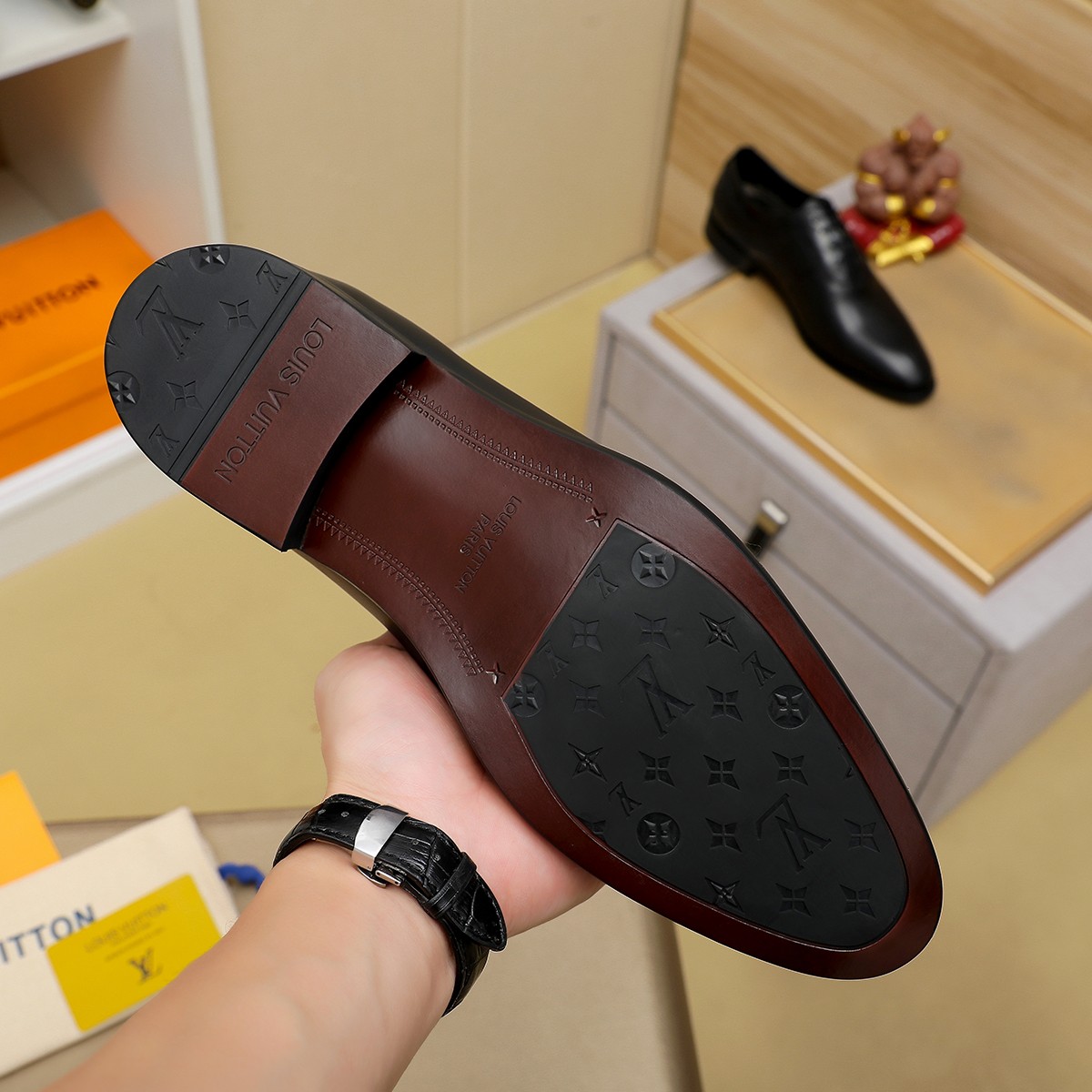 LV shoe
