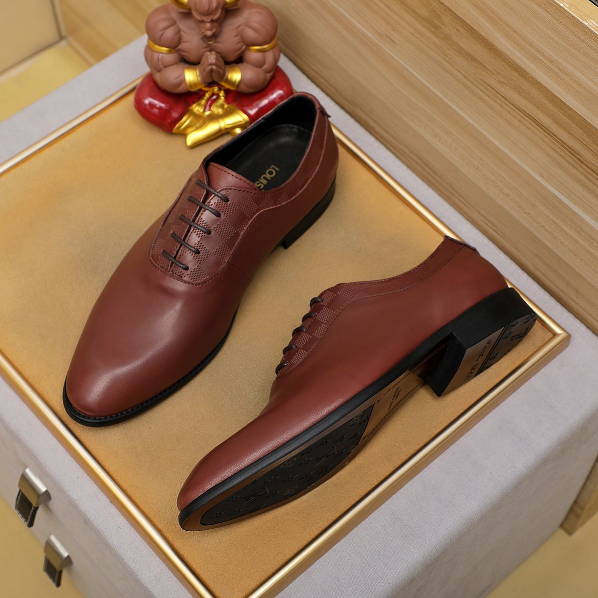 LV shoe