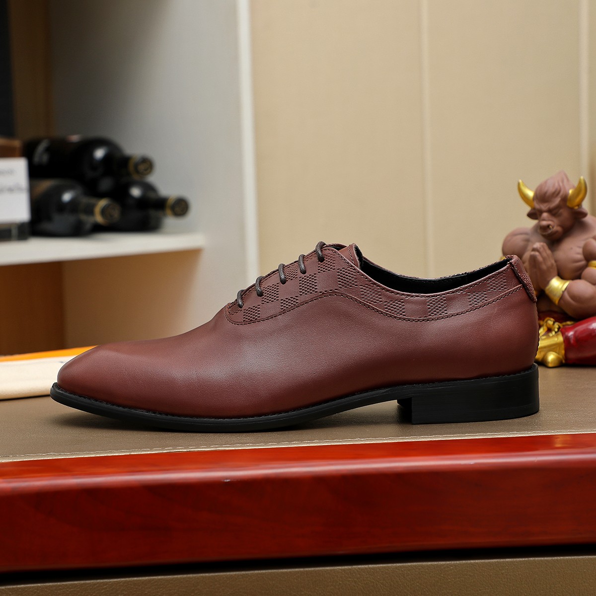 LV shoe