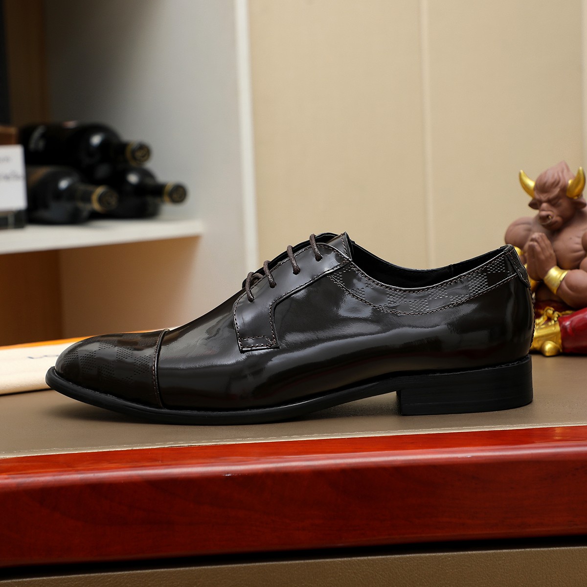LV shoe
