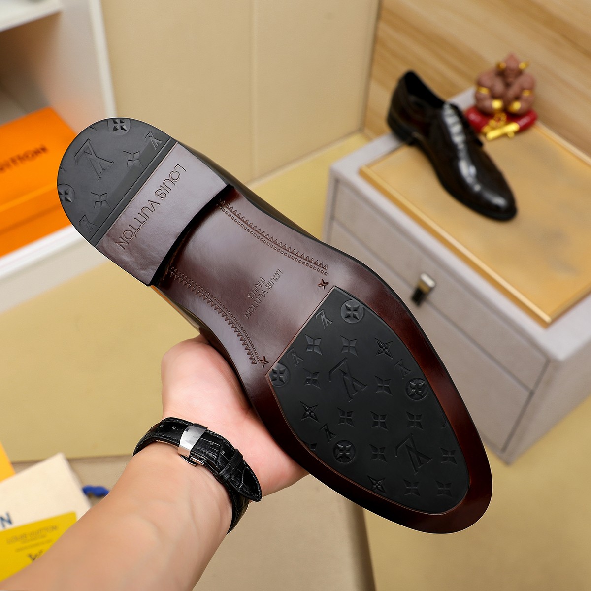LV shoe