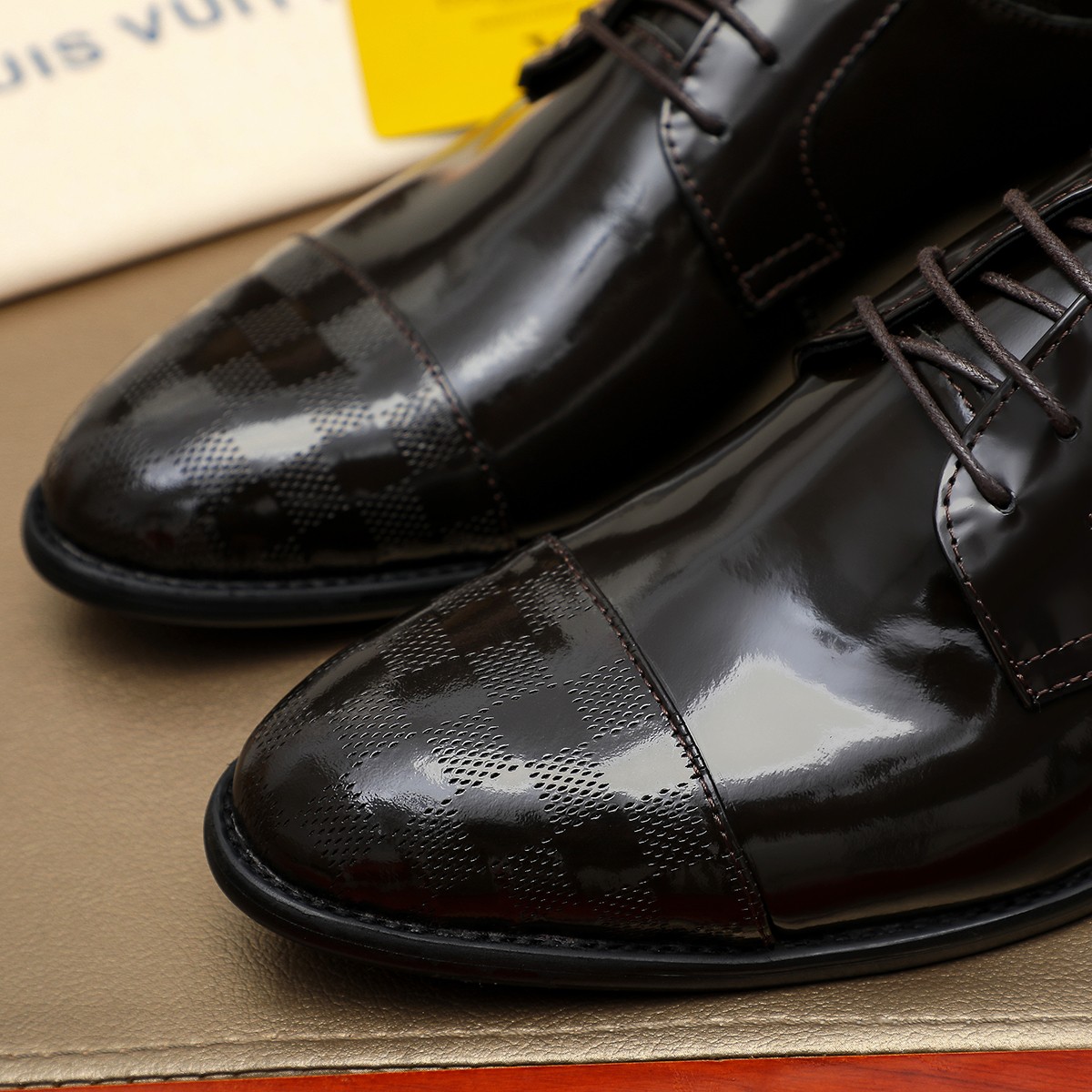LV shoe