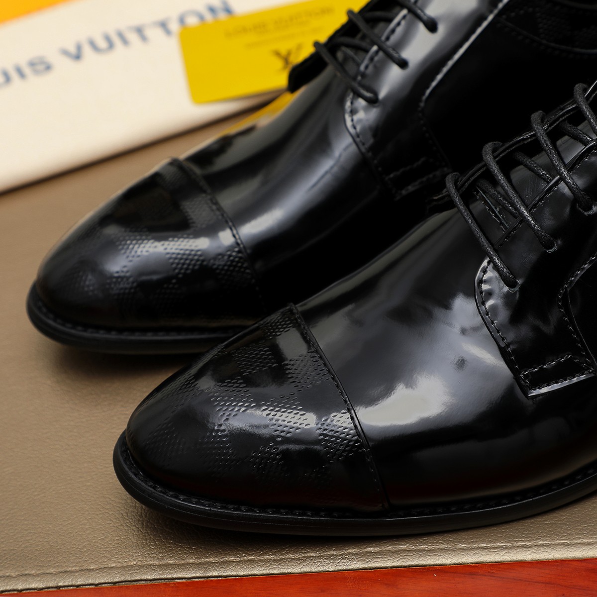 LV shoe