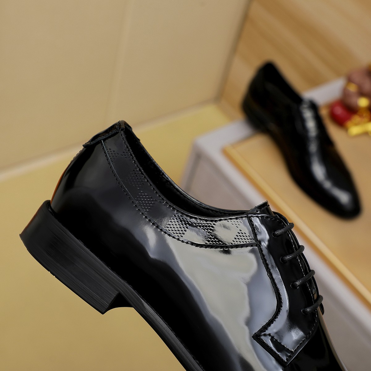 LV shoe