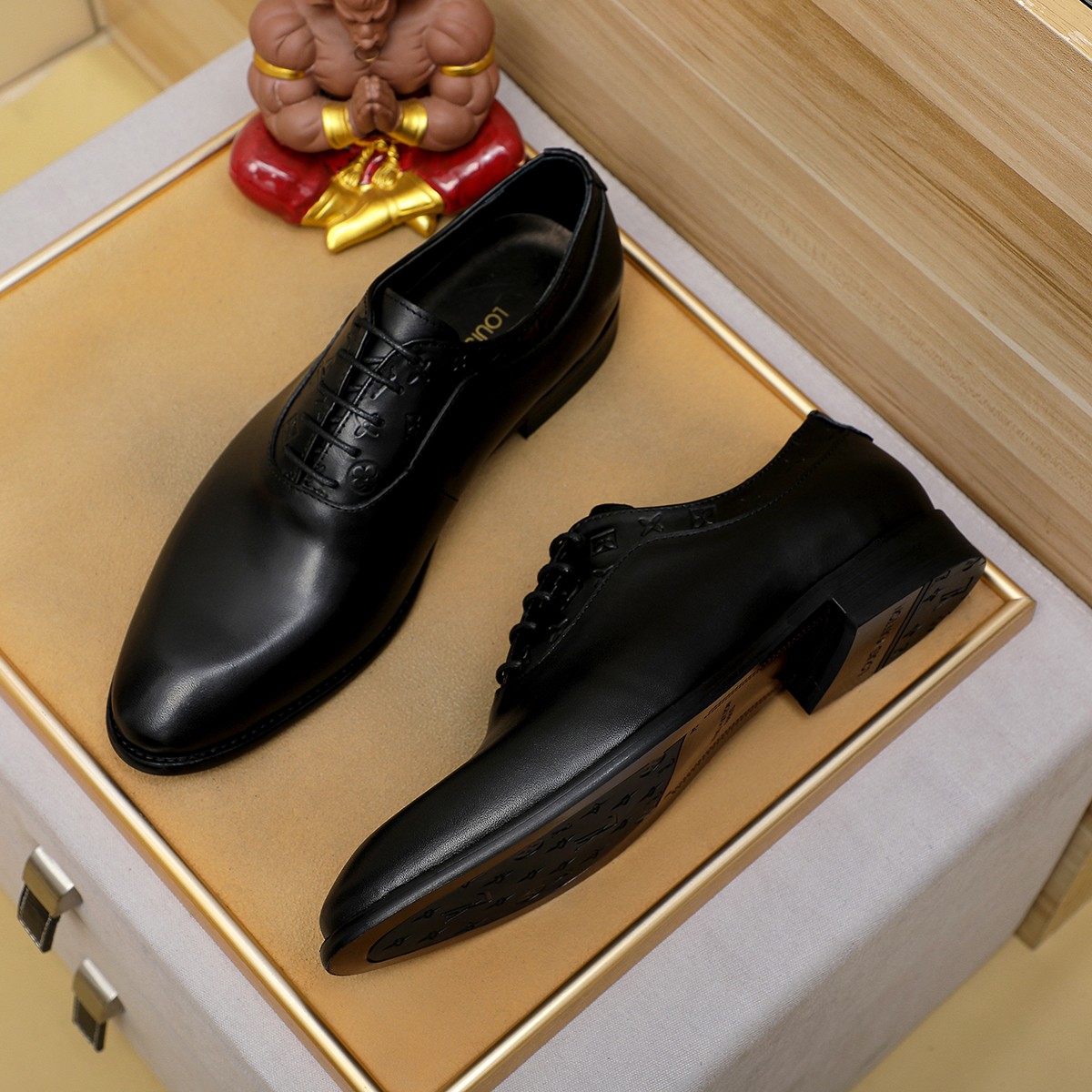 LV shoe