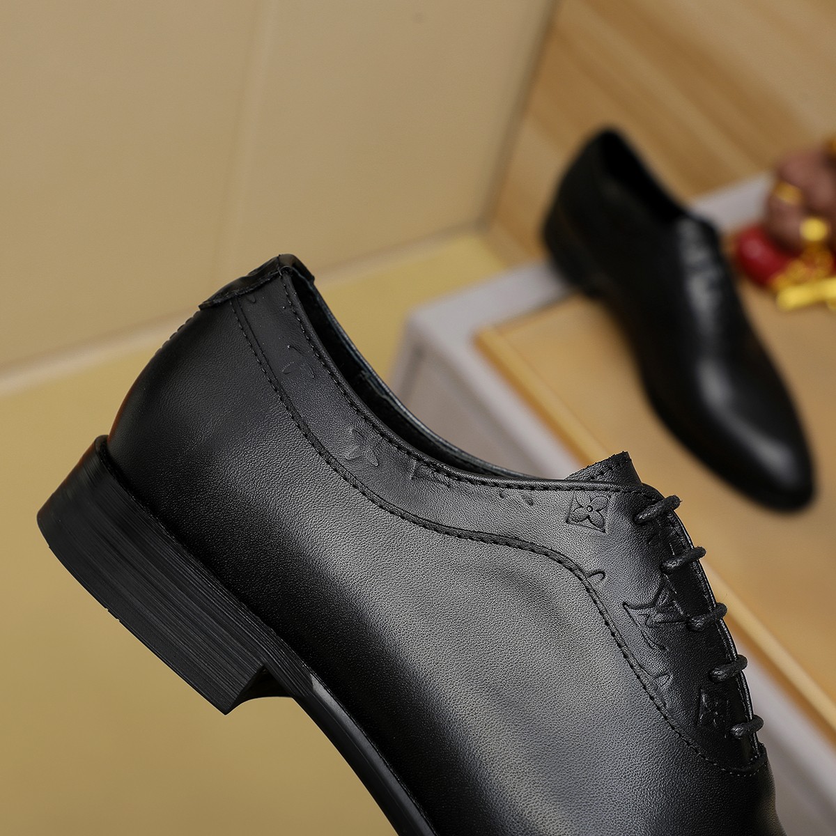 LV shoe