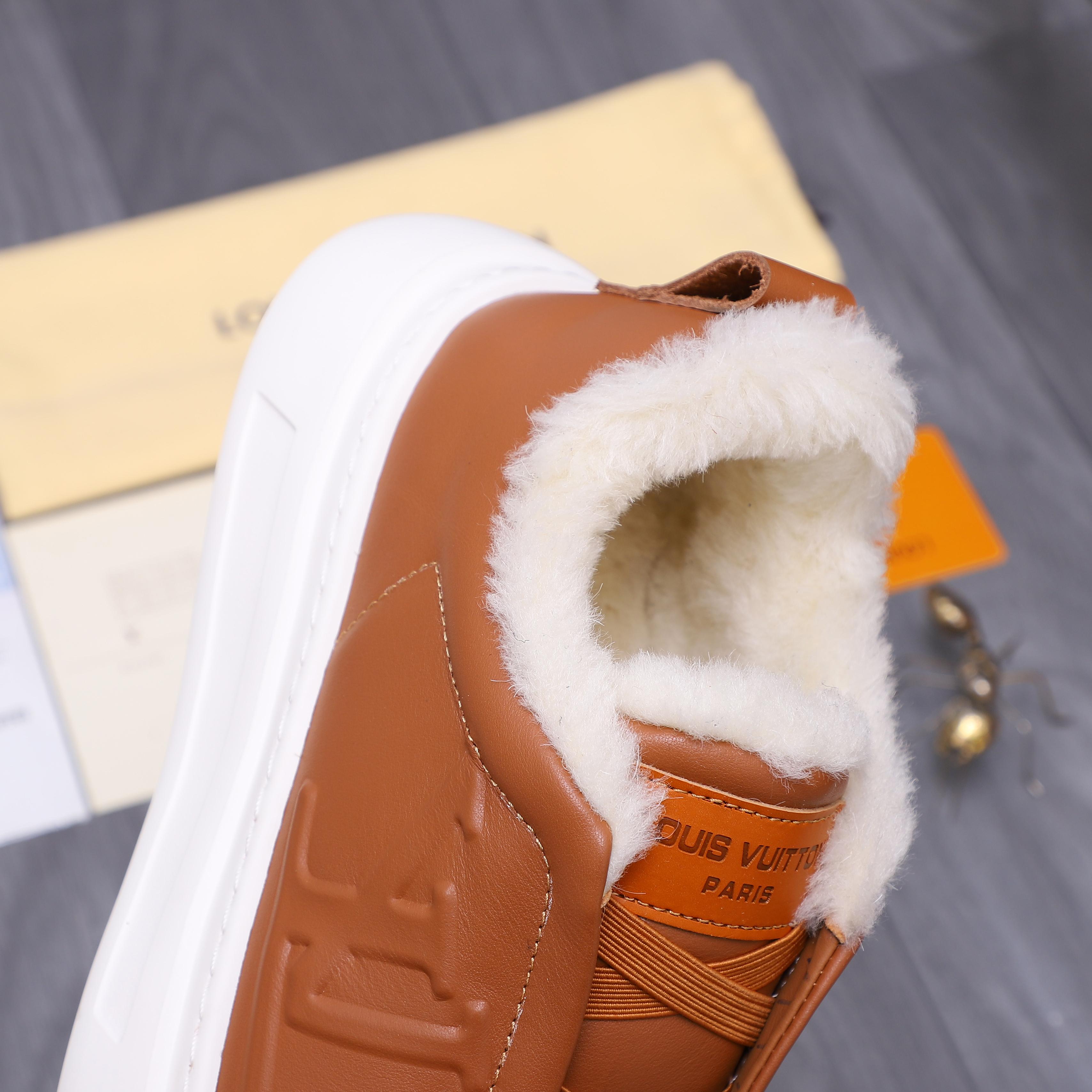 LV shoe