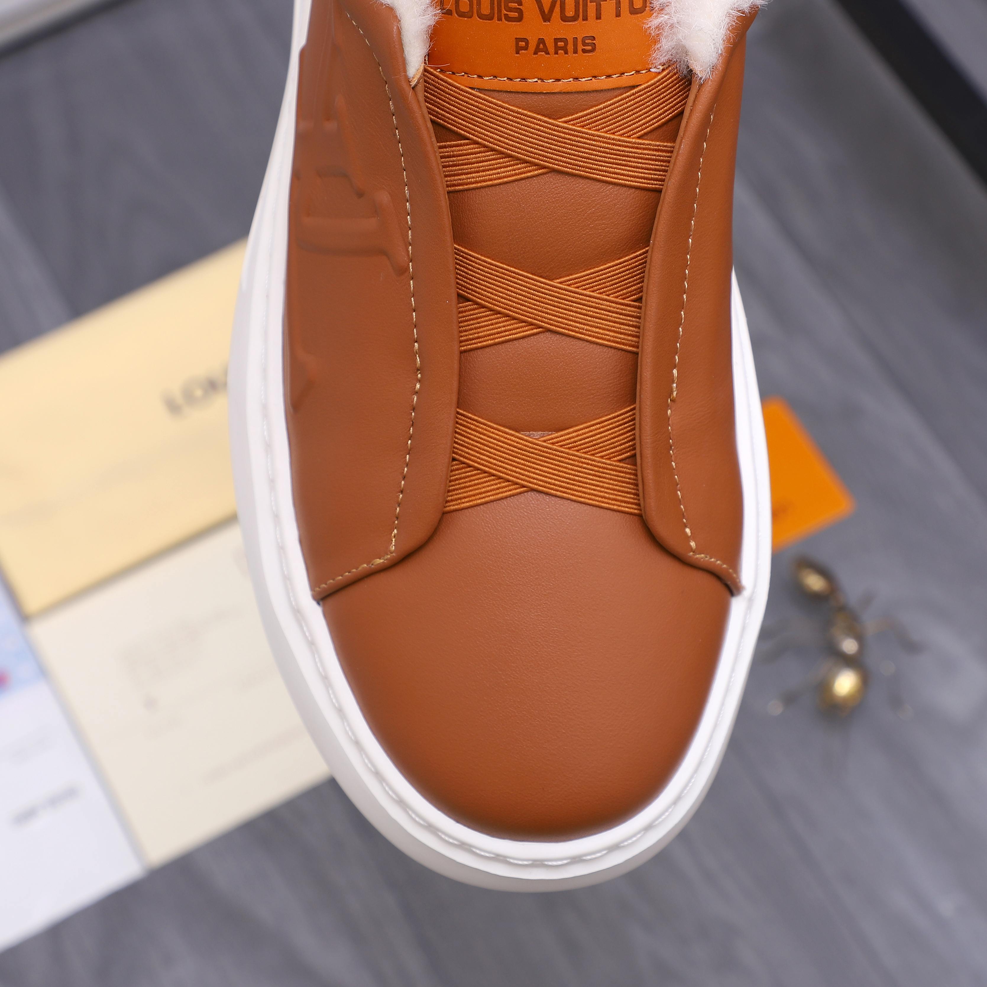 LV shoe