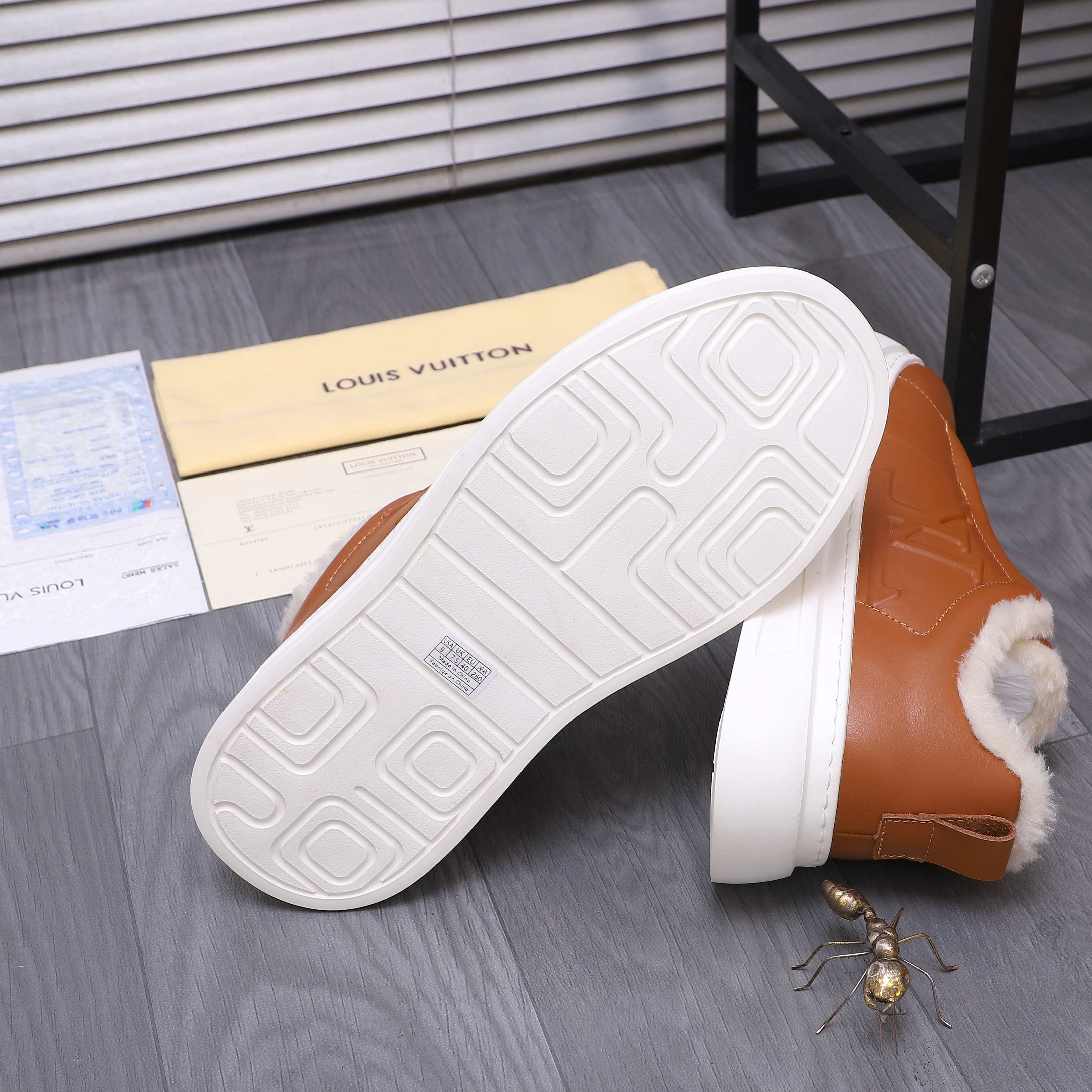 LV shoe