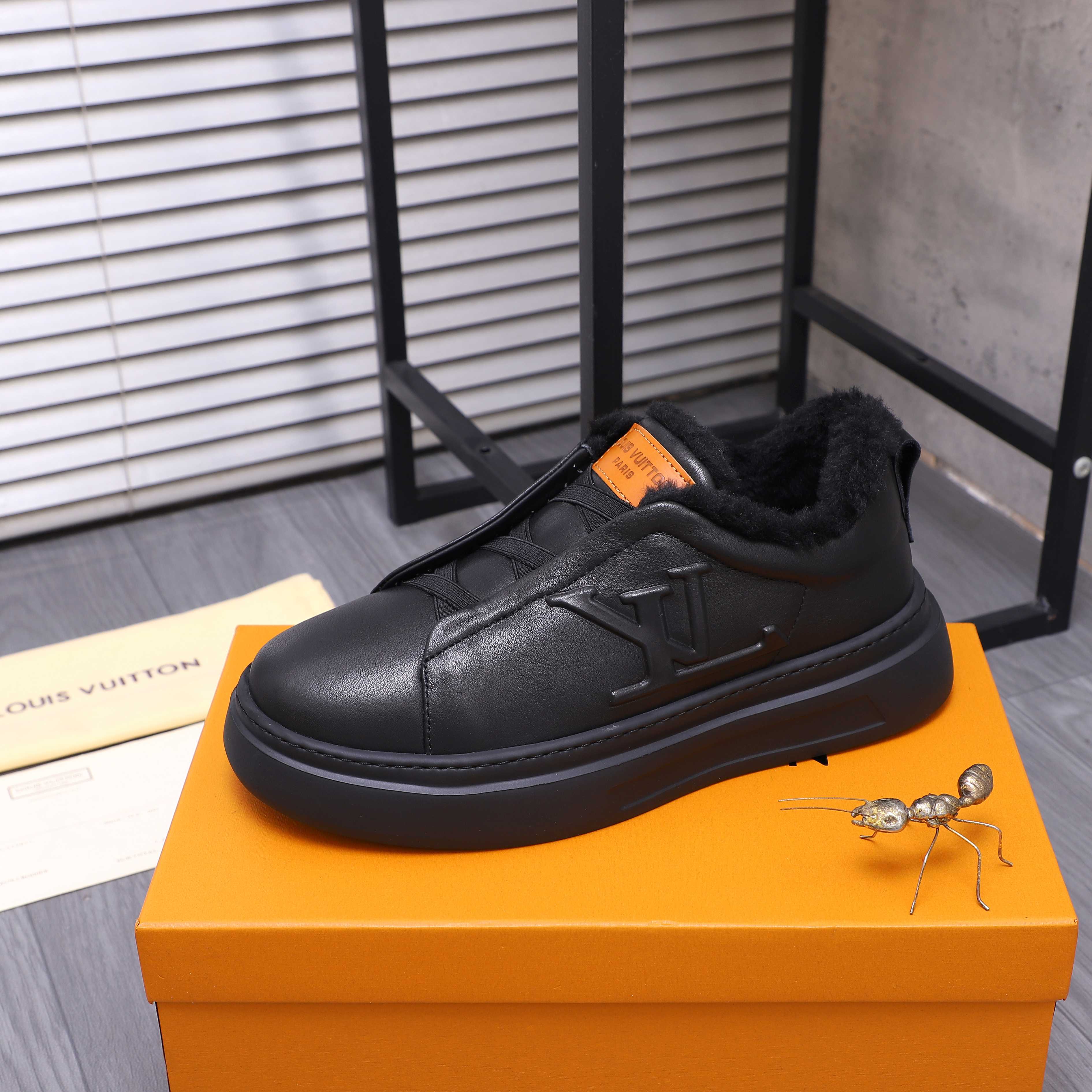LV shoe