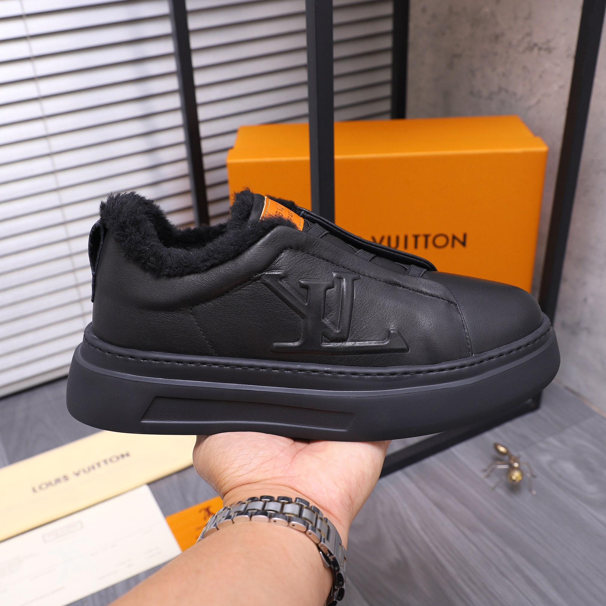 LV shoe