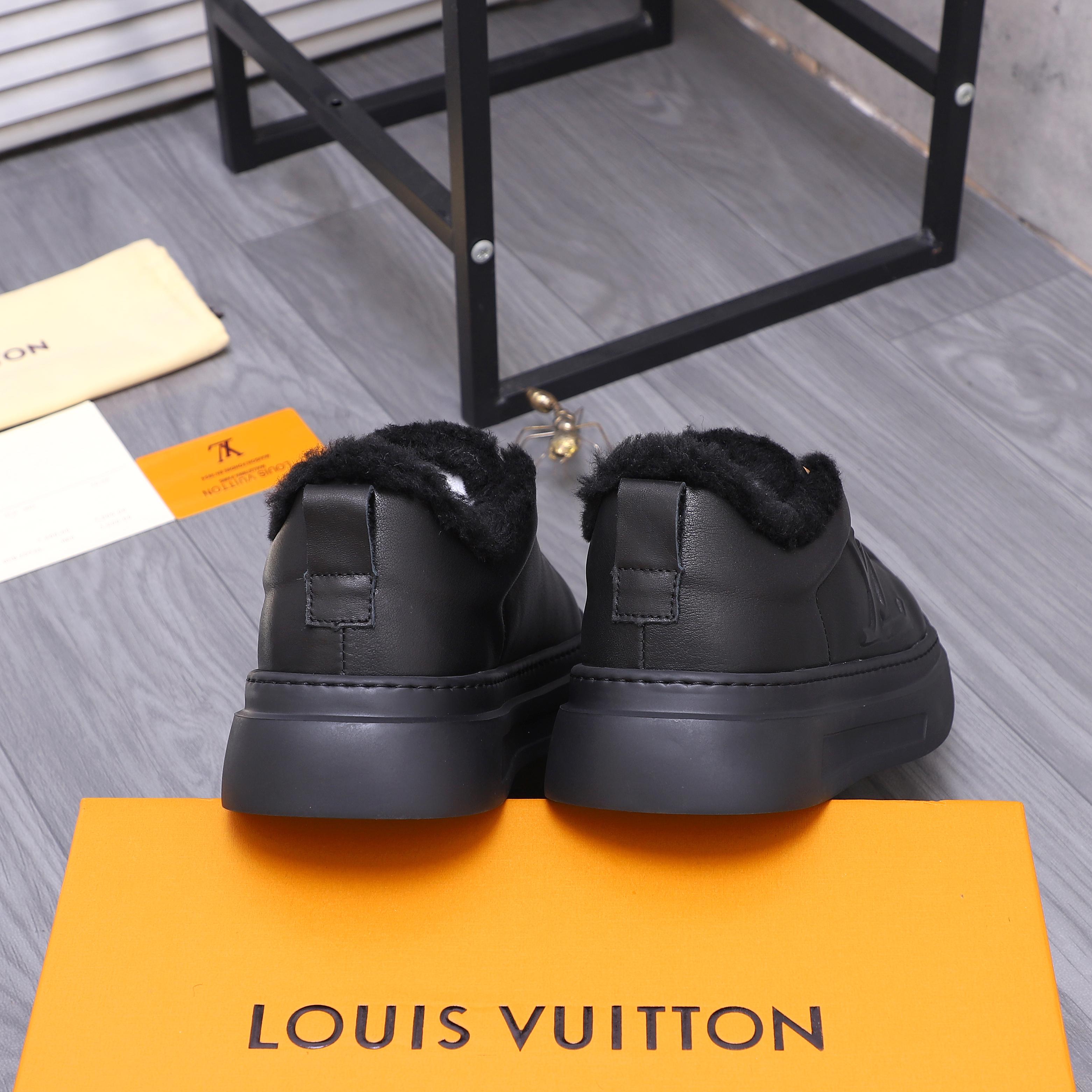 LV shoe