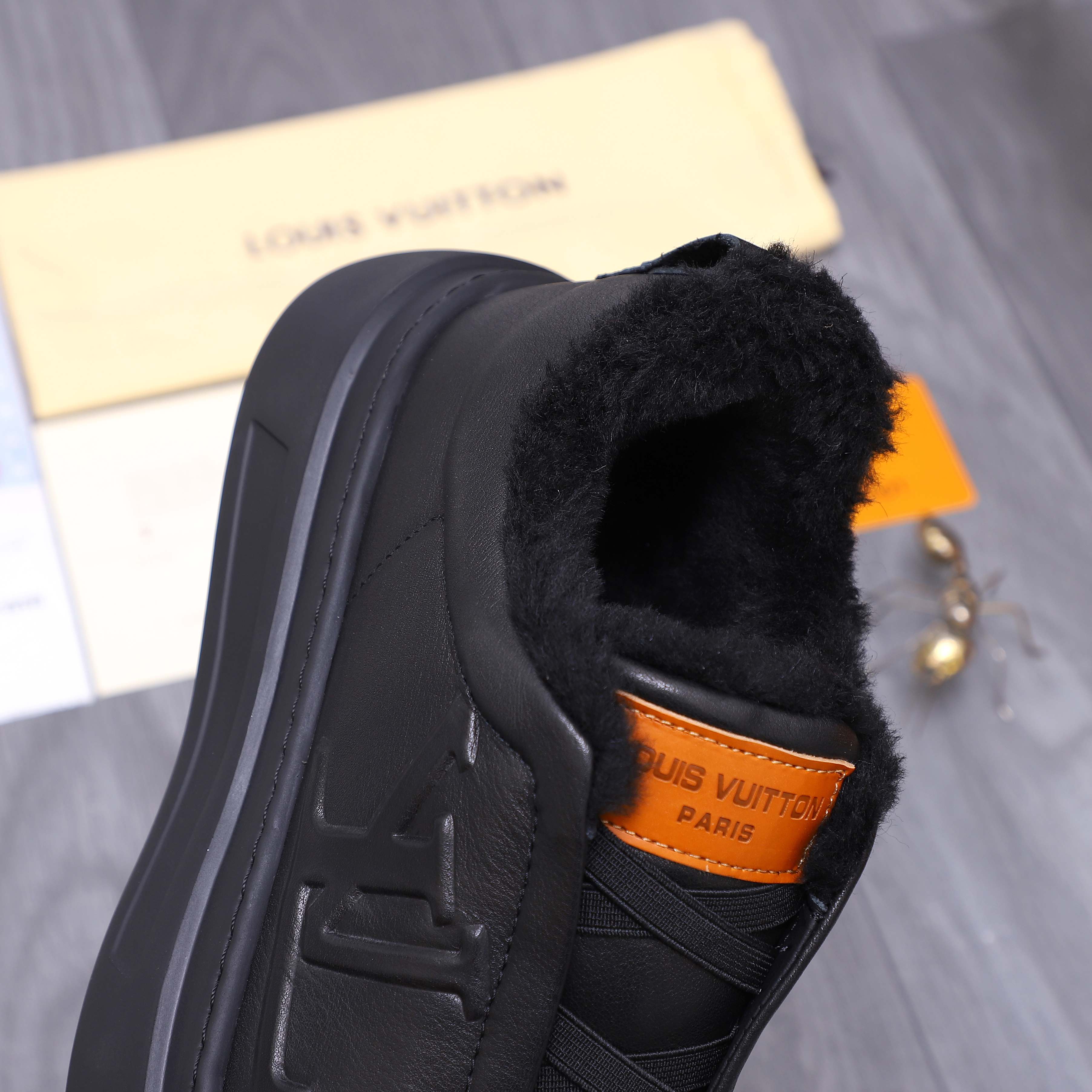 LV shoe