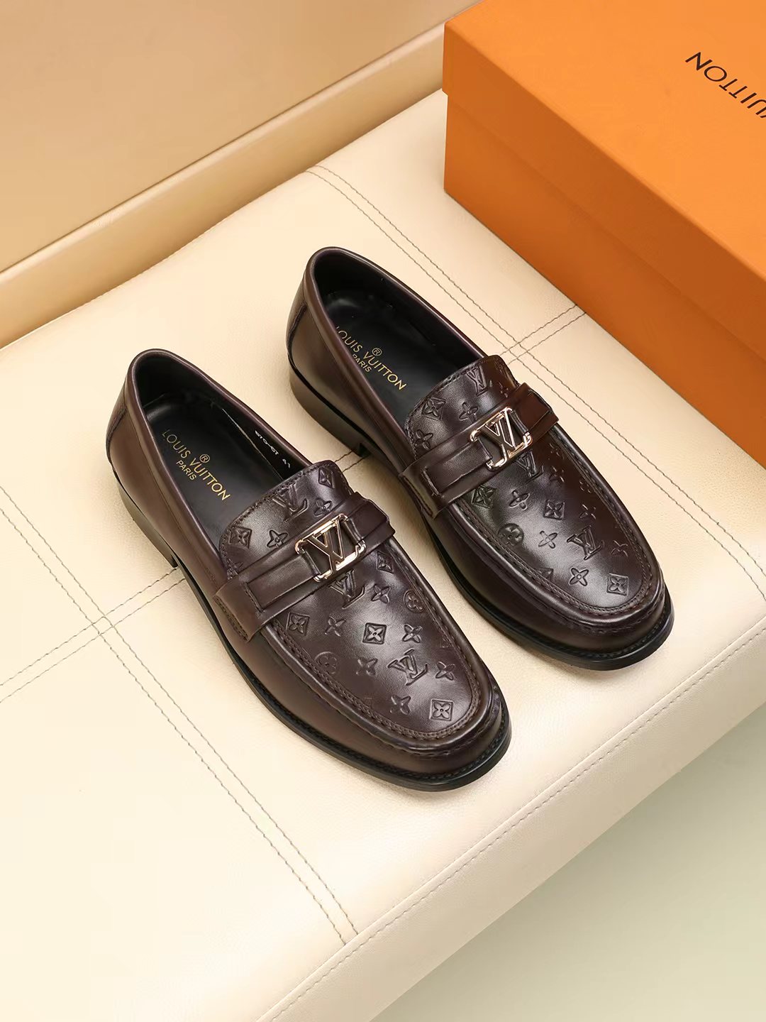 LV shoe
