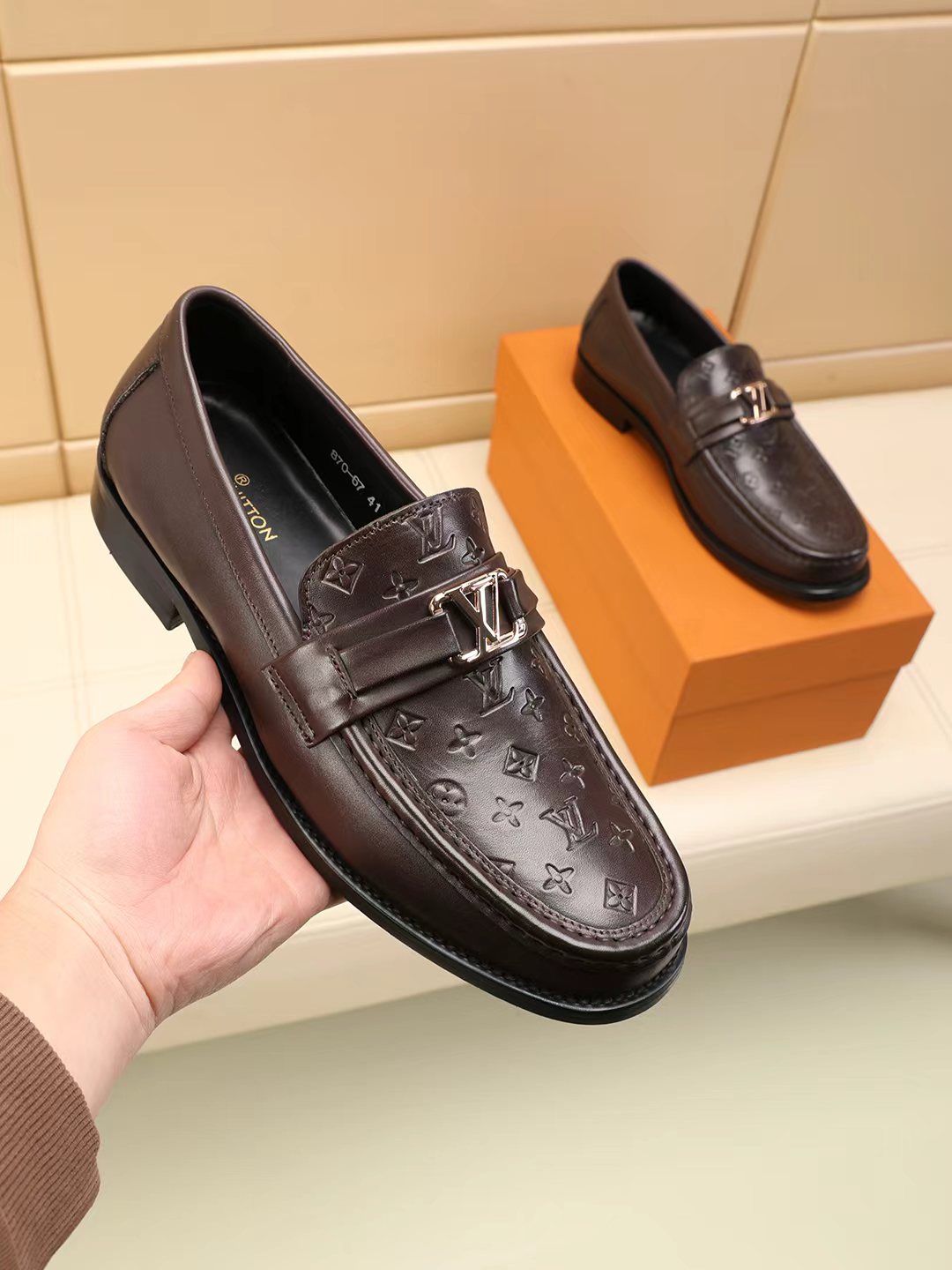LV shoe