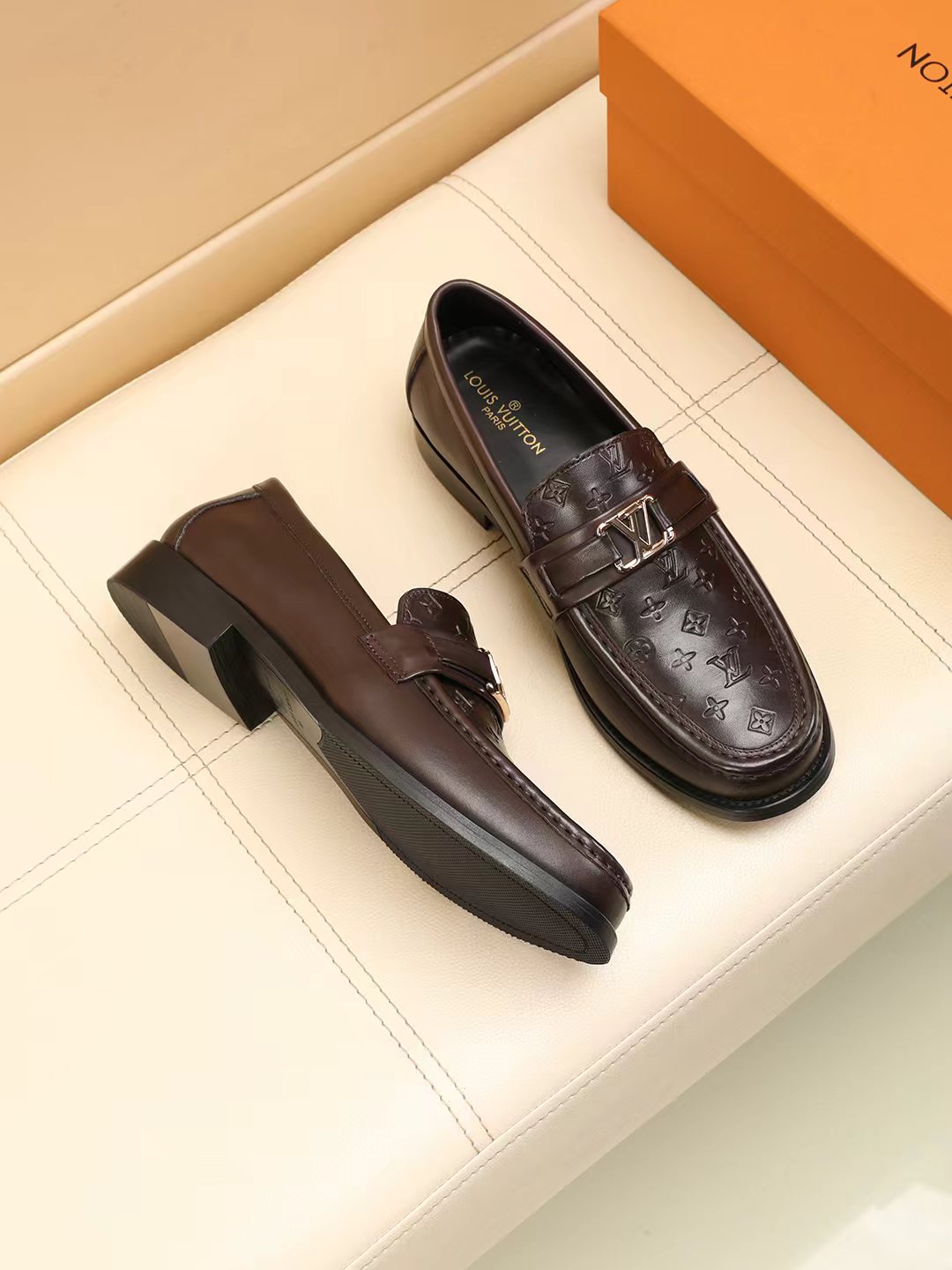 LV shoe