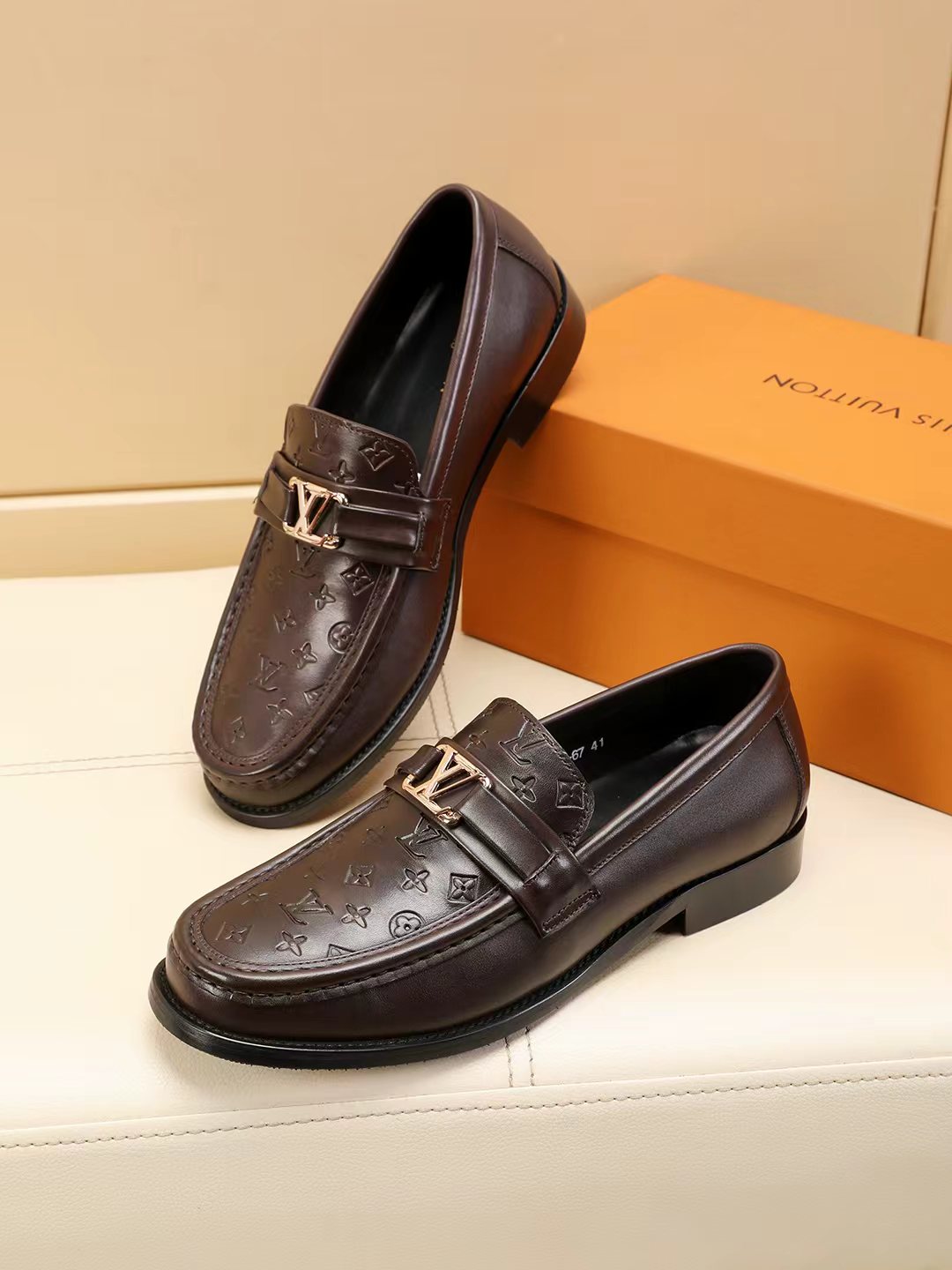 LV shoe