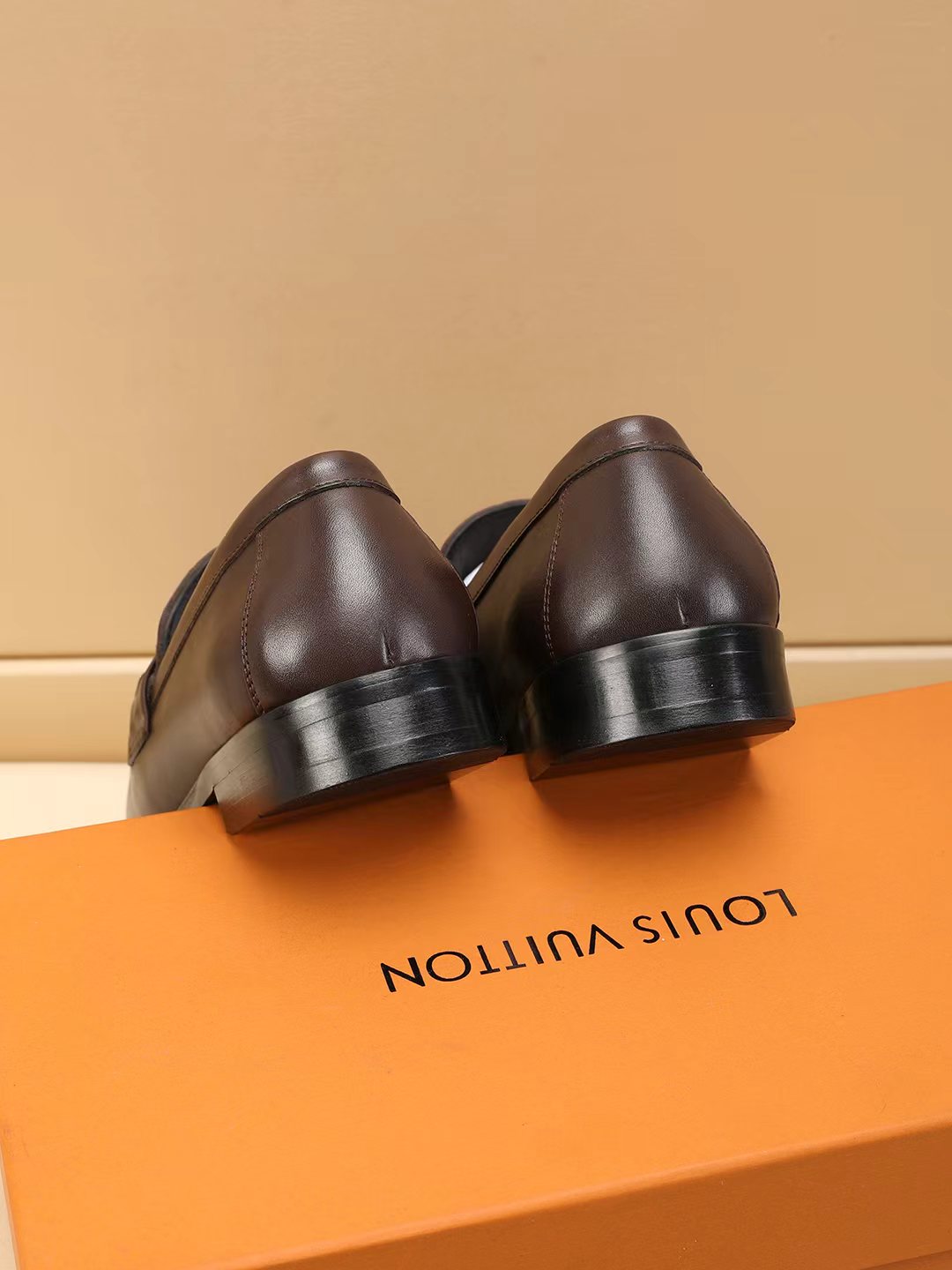 LV shoe