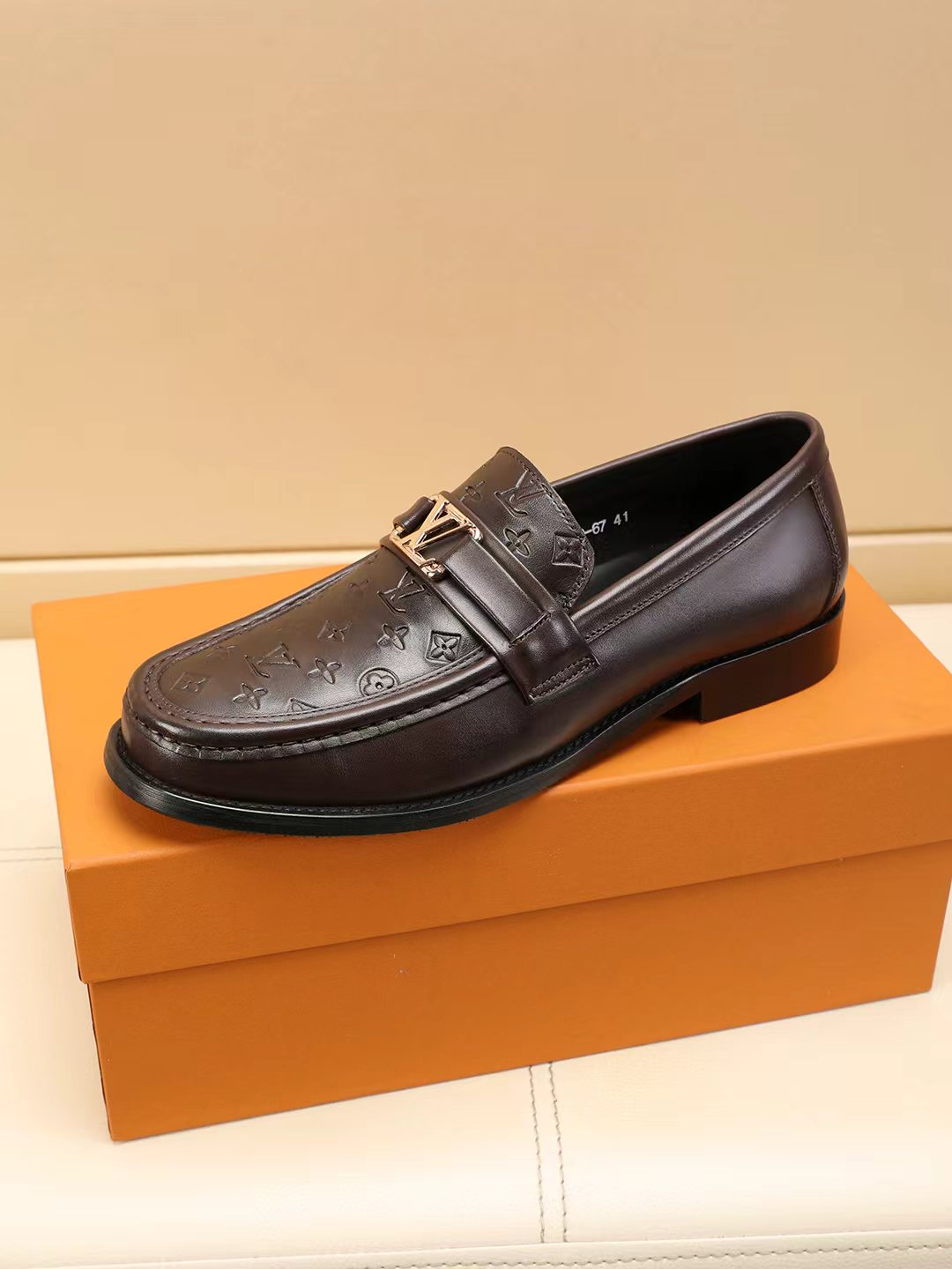 LV shoe