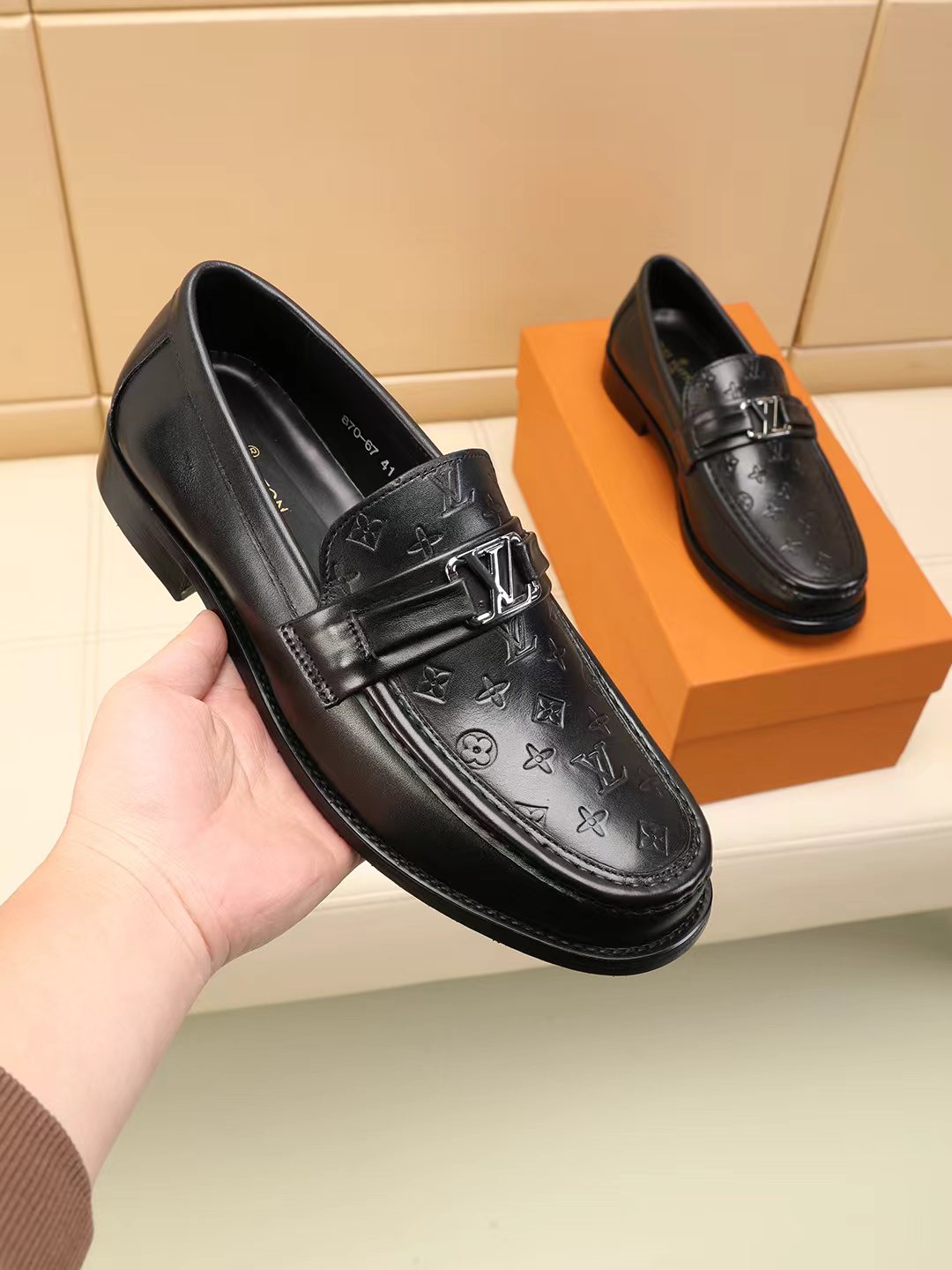 LV shoe