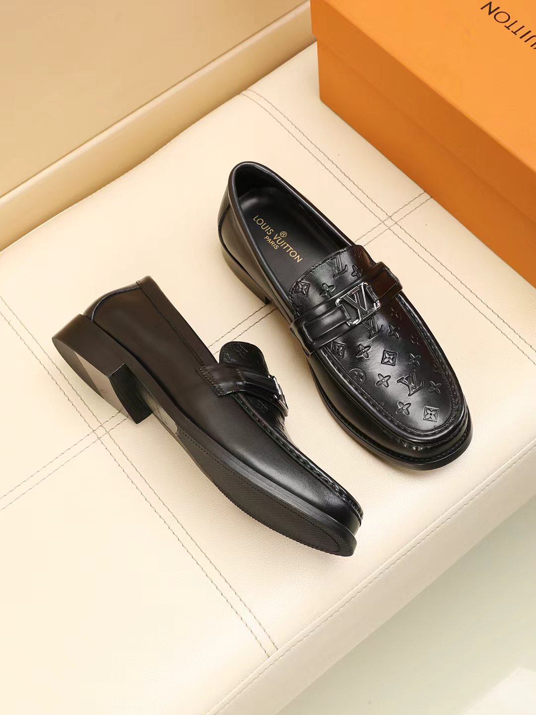 LV shoe