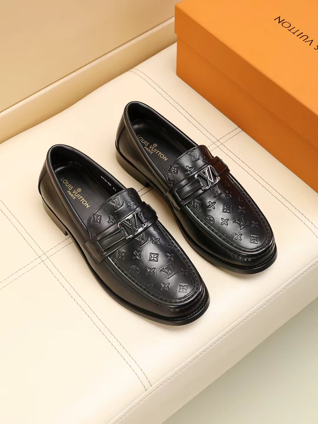 LV shoe