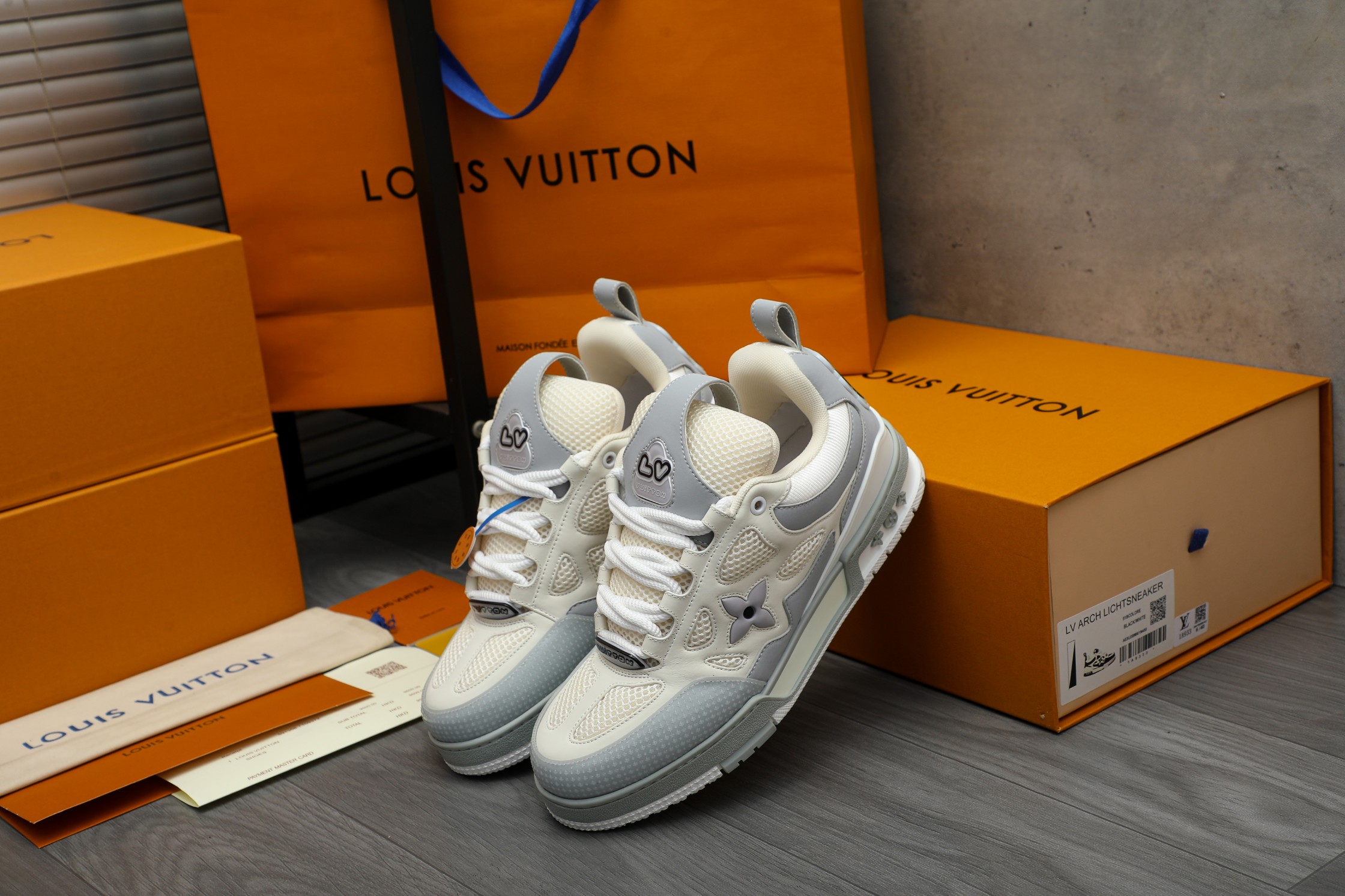 LV shoe