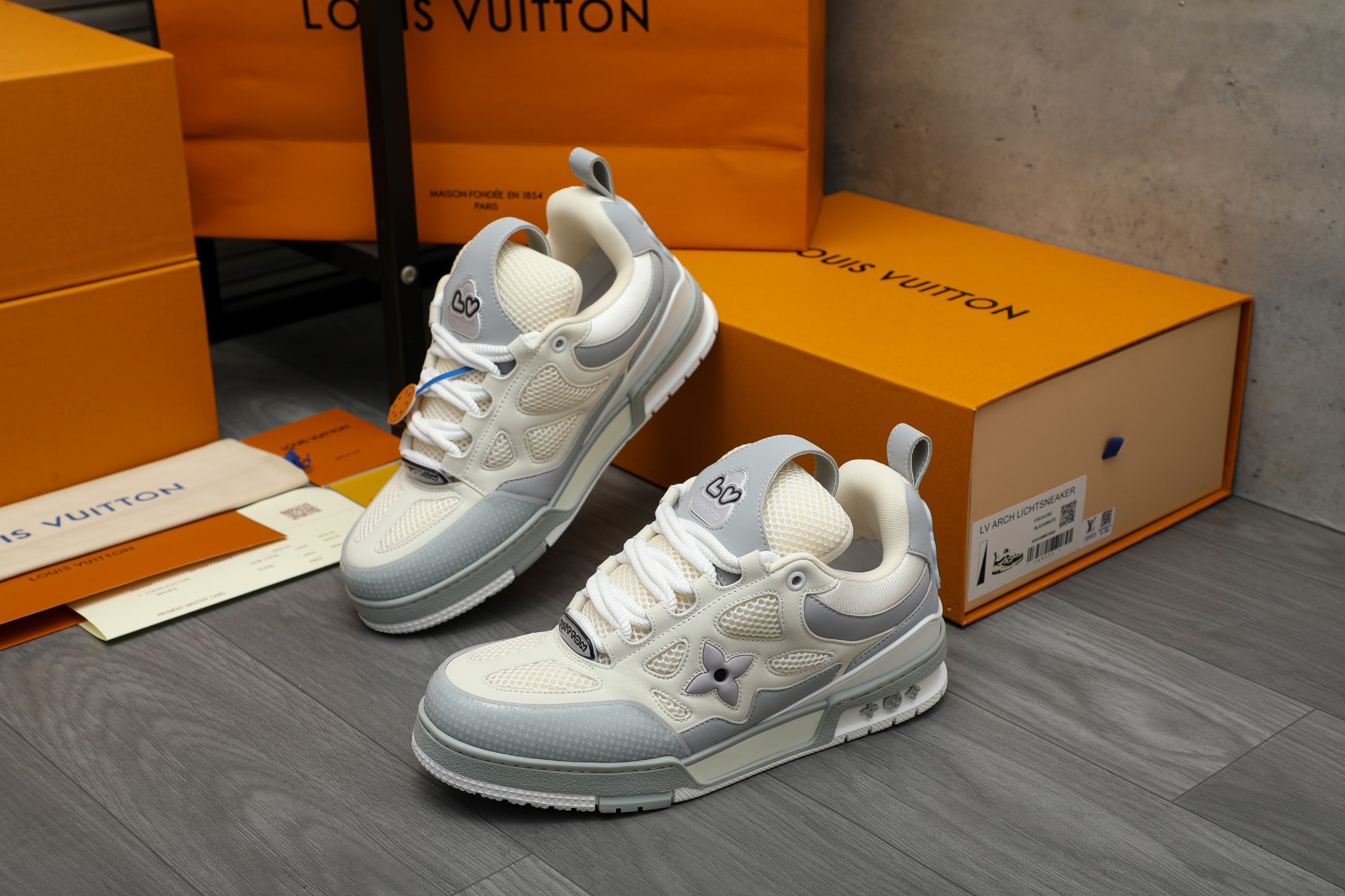 LV shoe