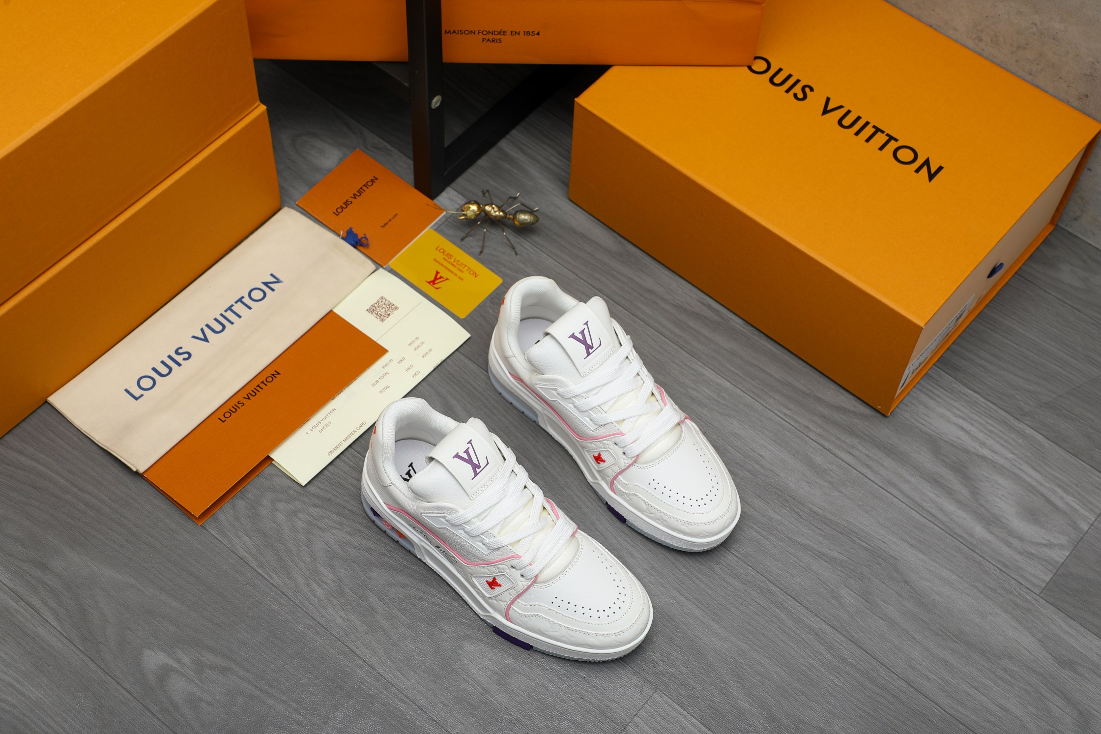 LV shoe