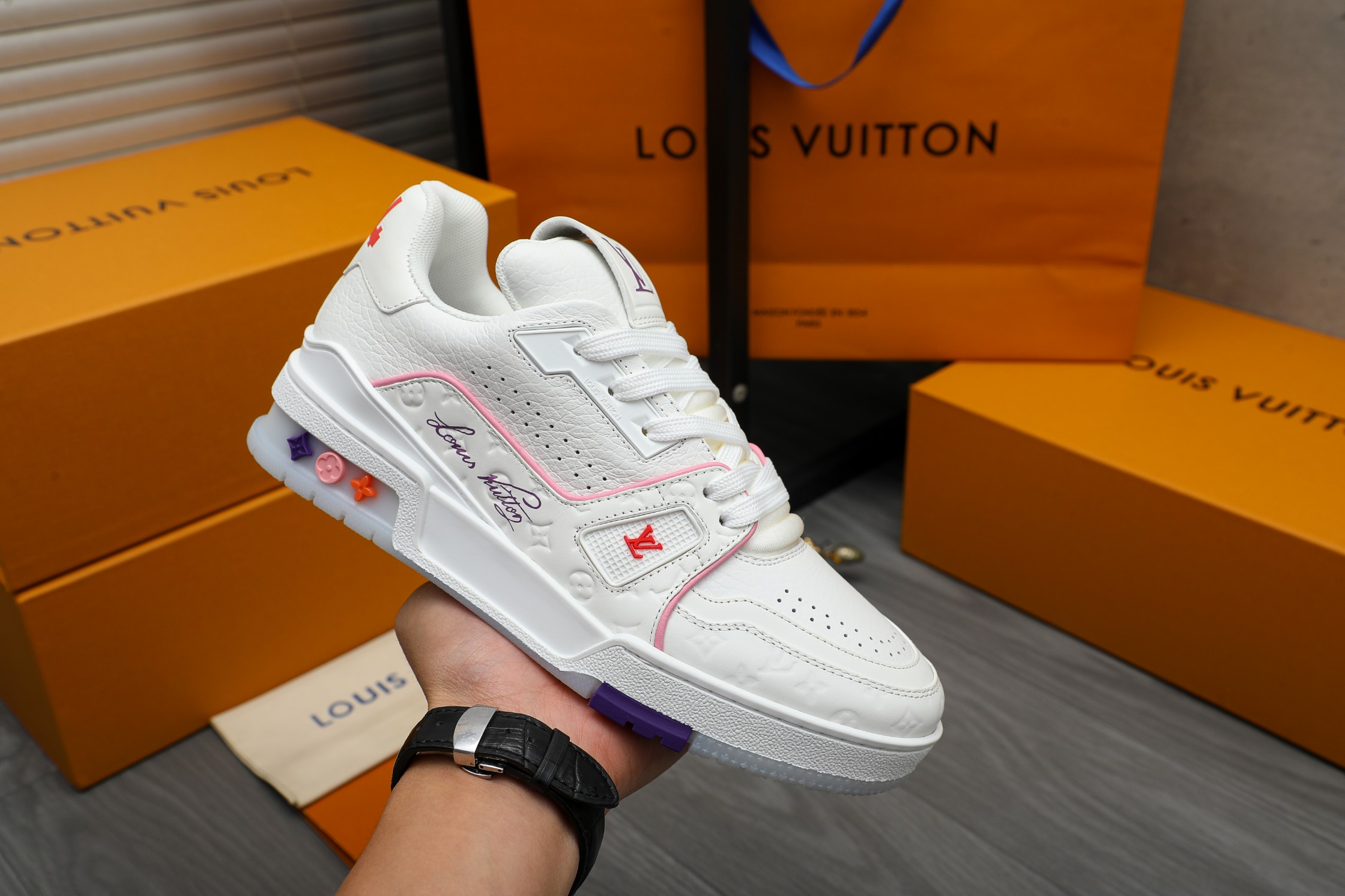 LV shoe