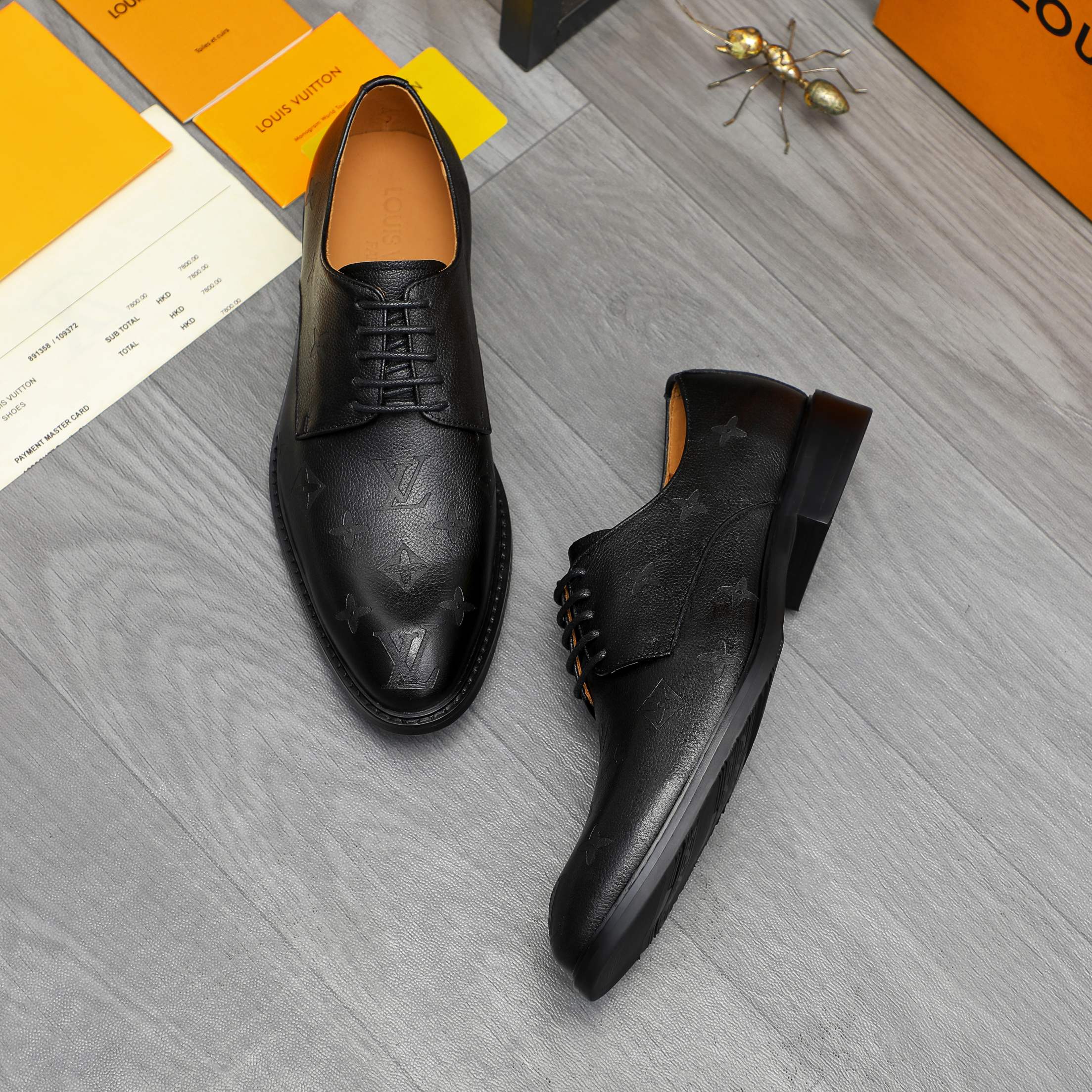 LV shoe