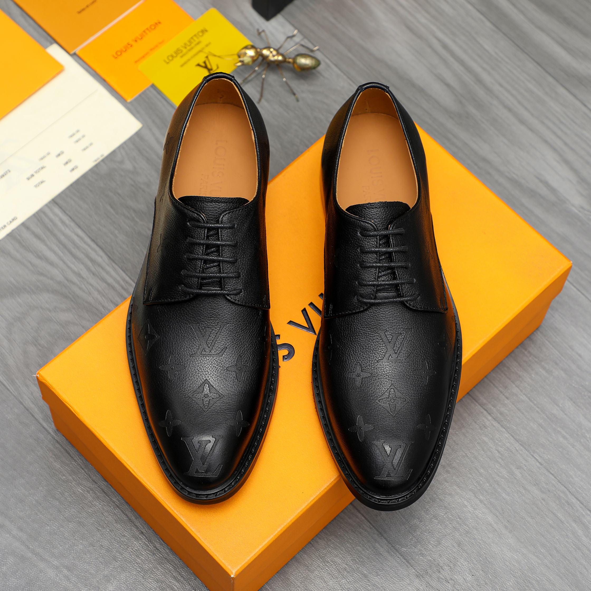 LV shoe