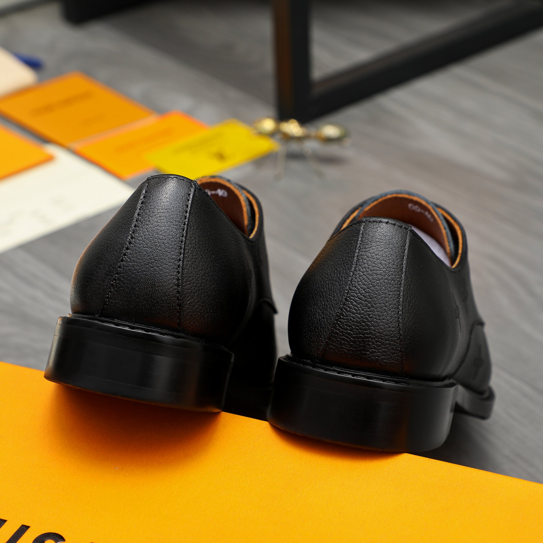 LV shoe