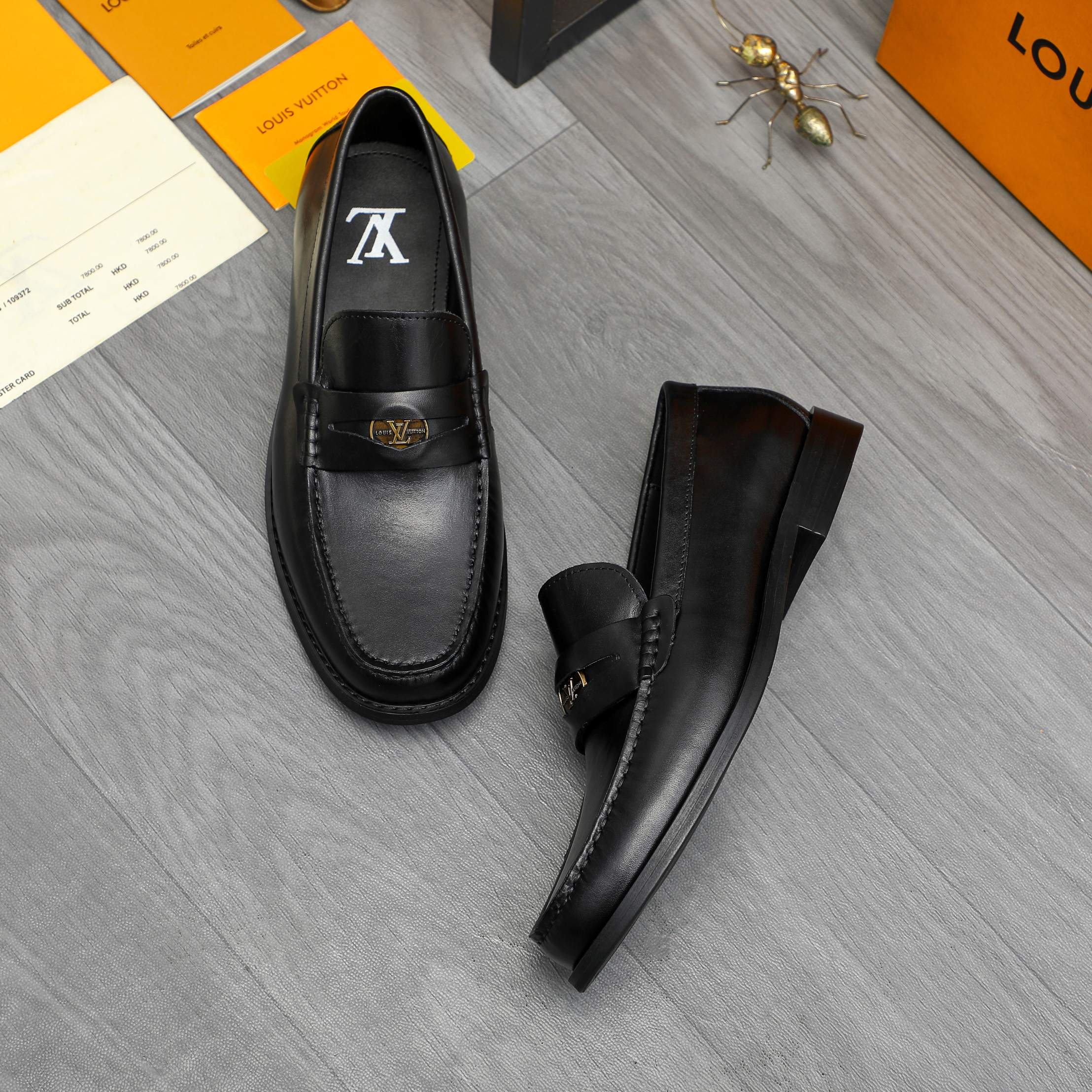 LV shoe