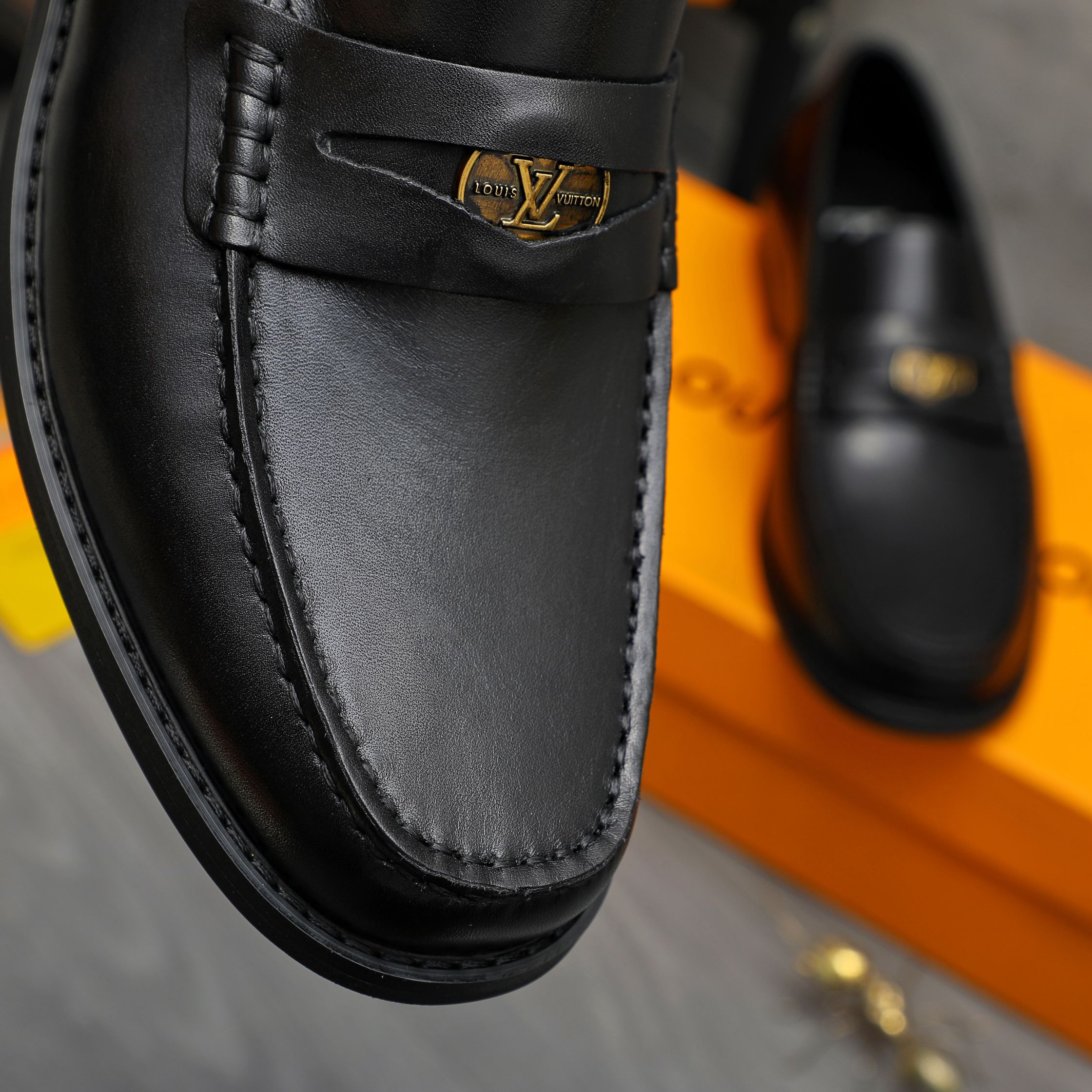 LV shoe
