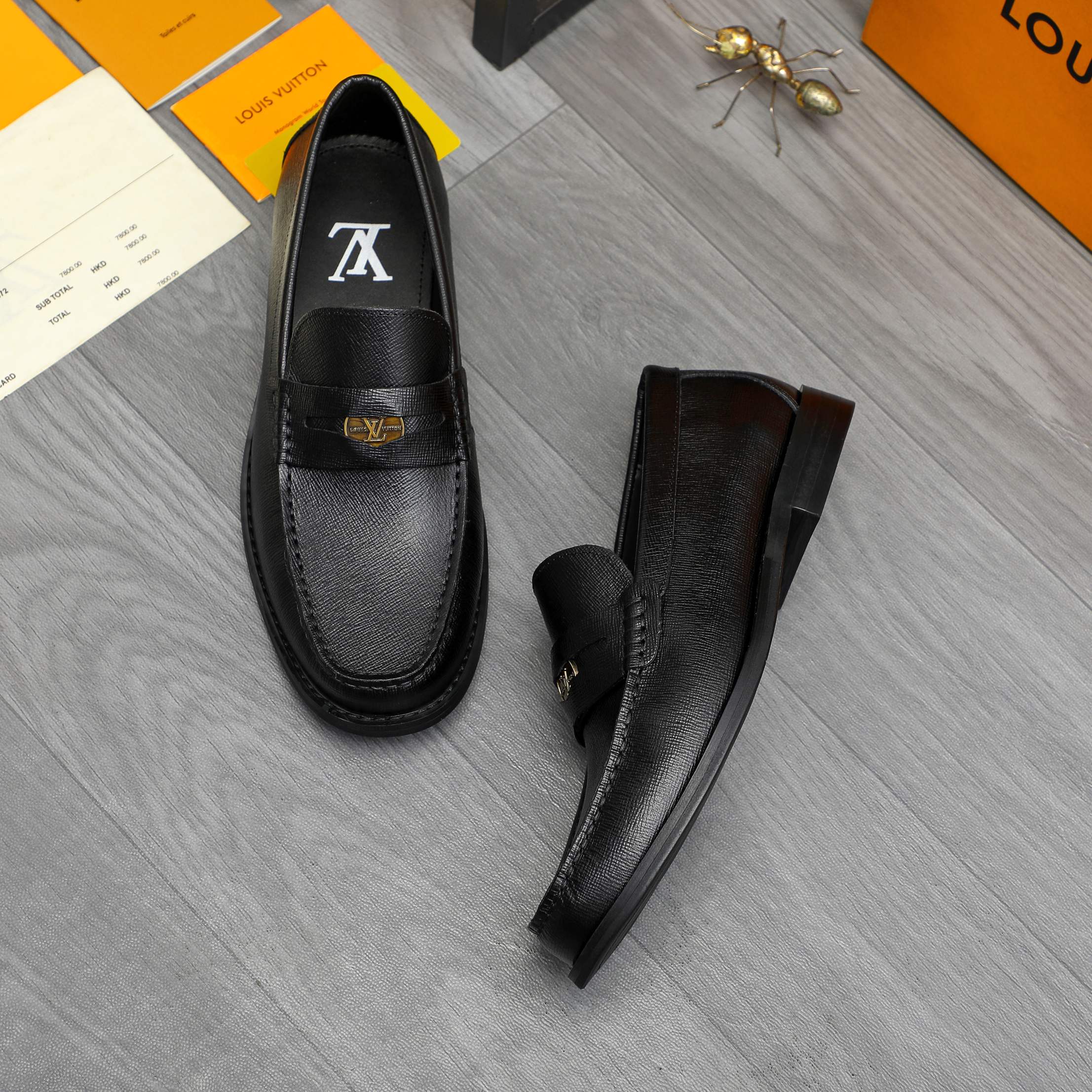 LV shoe