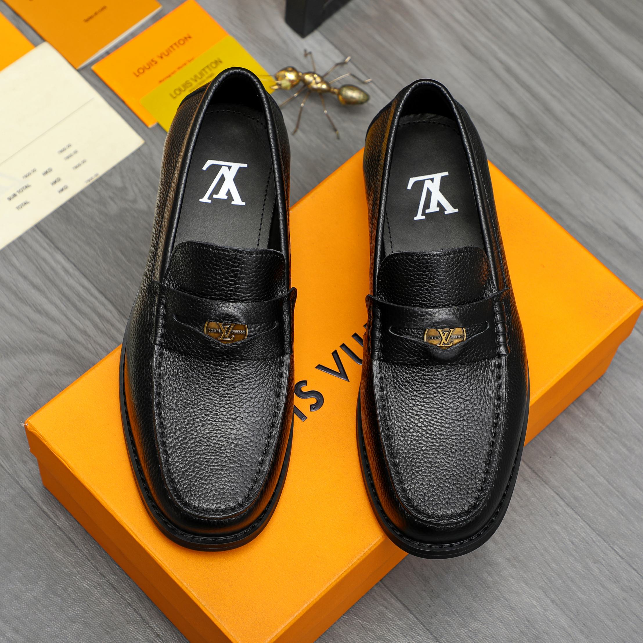 LV shoe